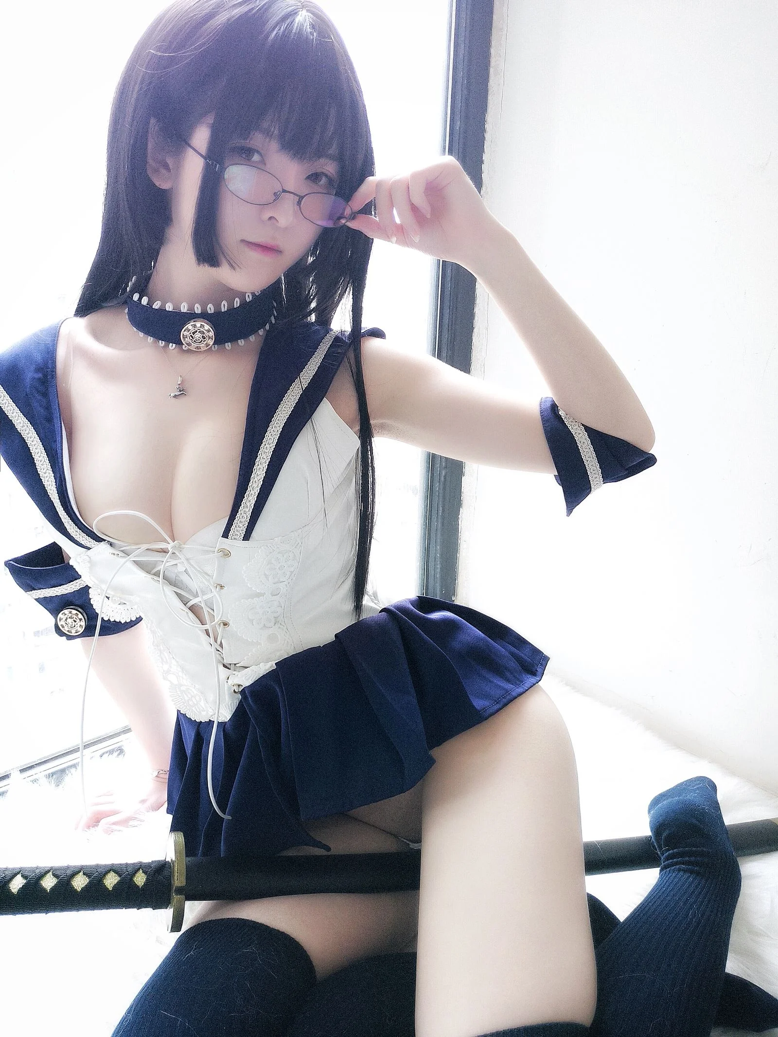A little Yangze: Katana and sailor suit