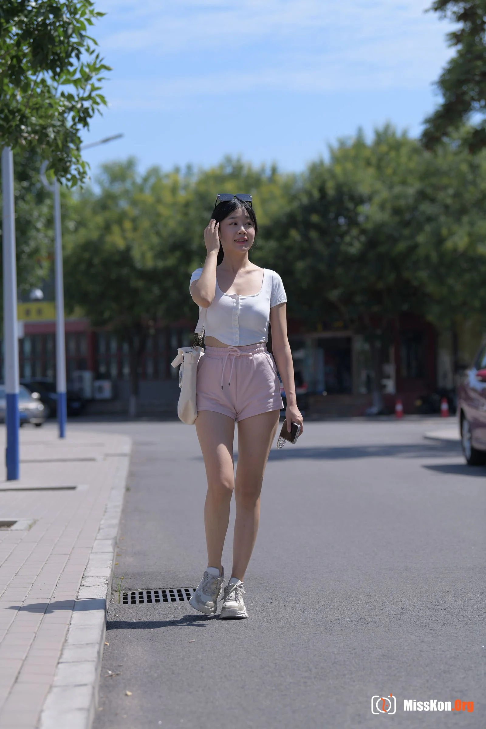 A whisper (Magic Mirror Street Photography: The Beginning) - Photo 18
