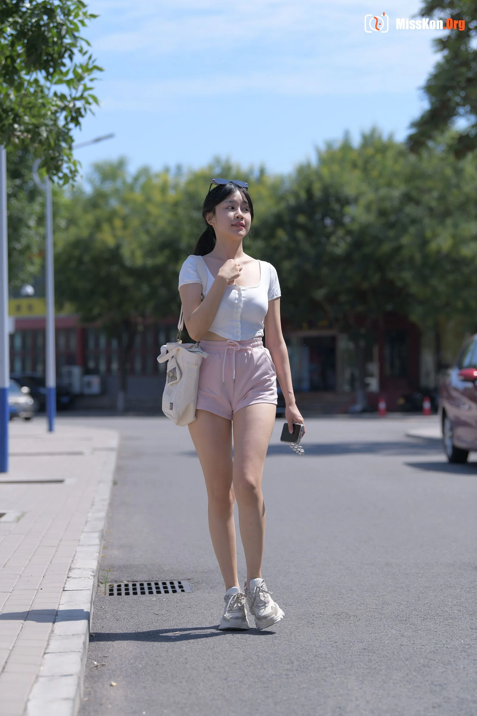 A whisper (Magic Mirror Street Photography: The Beginning) - Photo 20