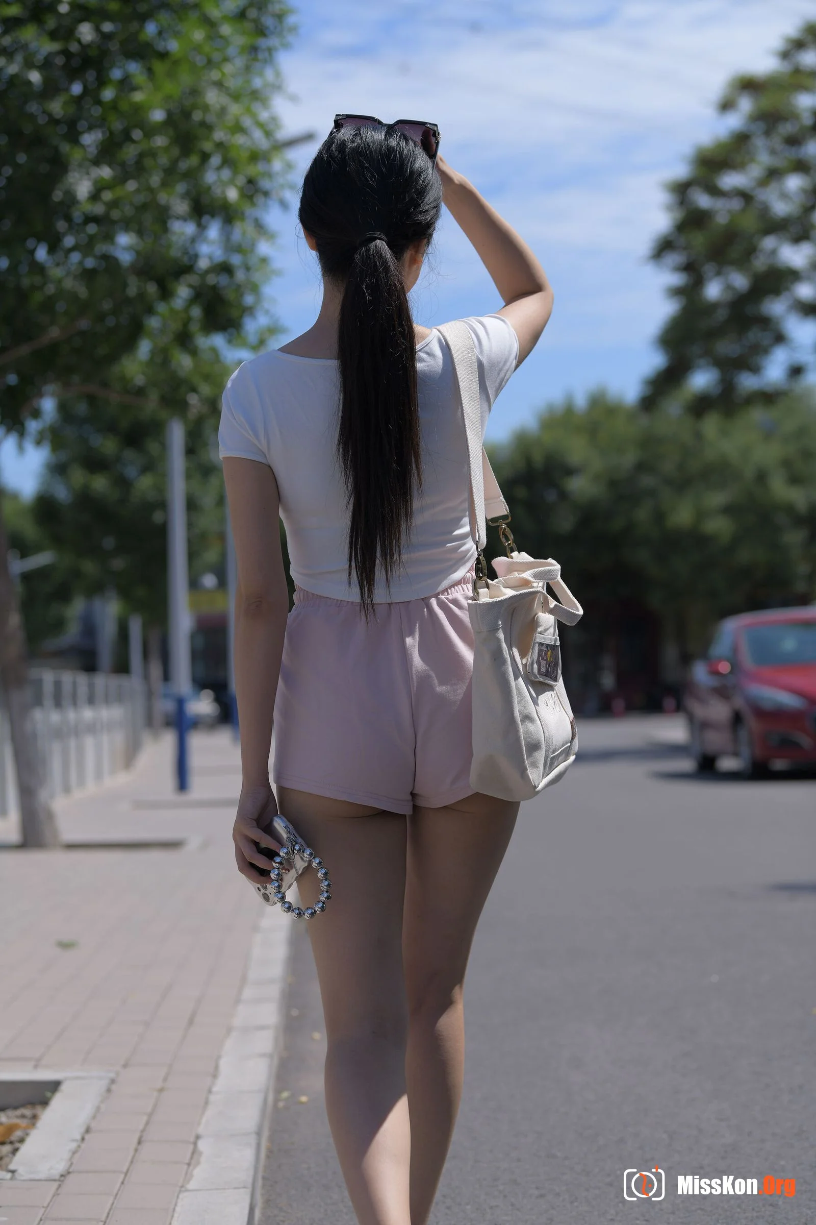 A whisper (Magic Mirror Street Photography: The Beginning) - Photo 3