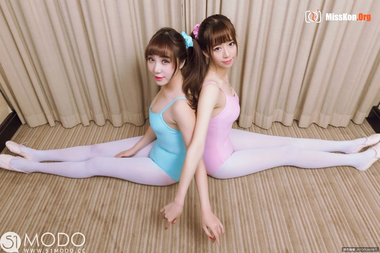 Adorable ballet sisters (51MoDo 002) - Photo 11