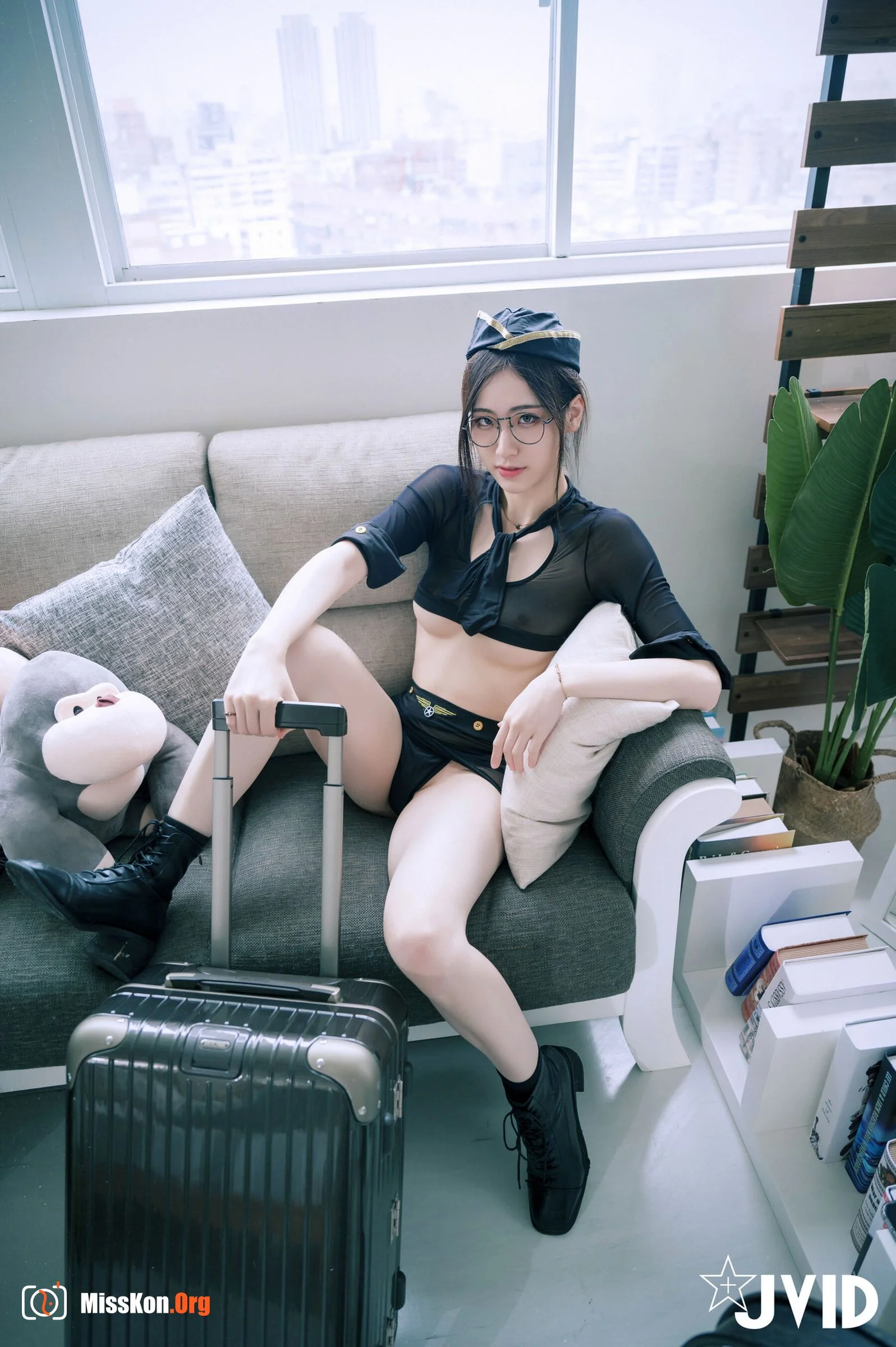 Ah Li: Sexy dark stewardess - Photo 8