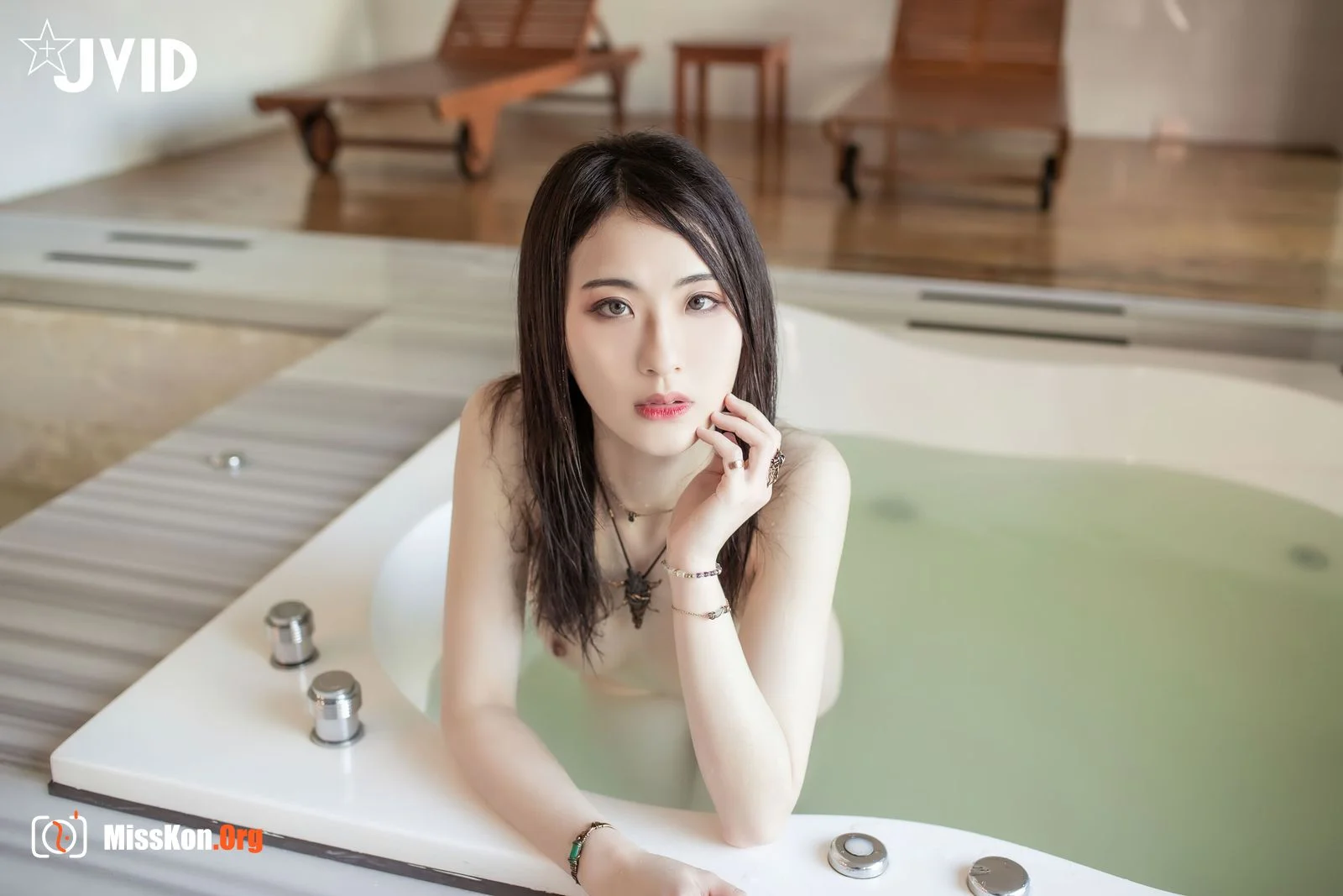 Ah Li: Wet shower - Photo 13