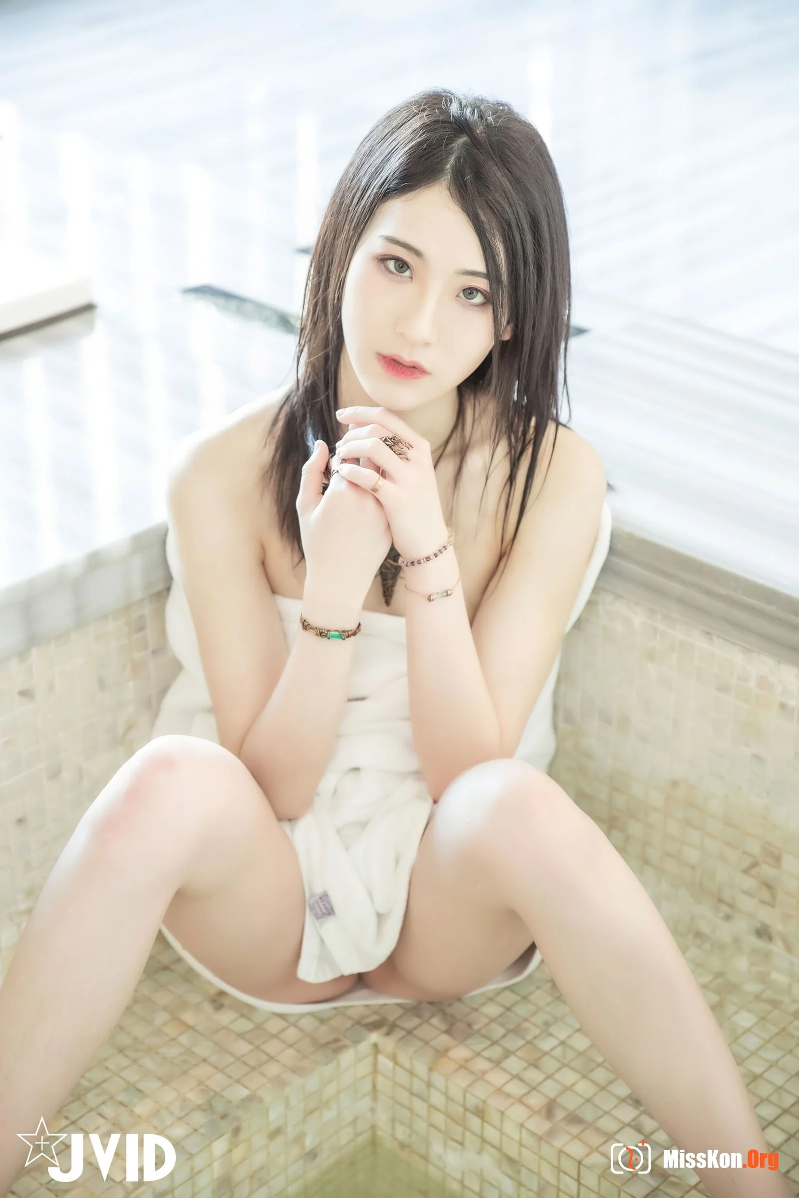 Ah Li: Wet shower - Photo 17