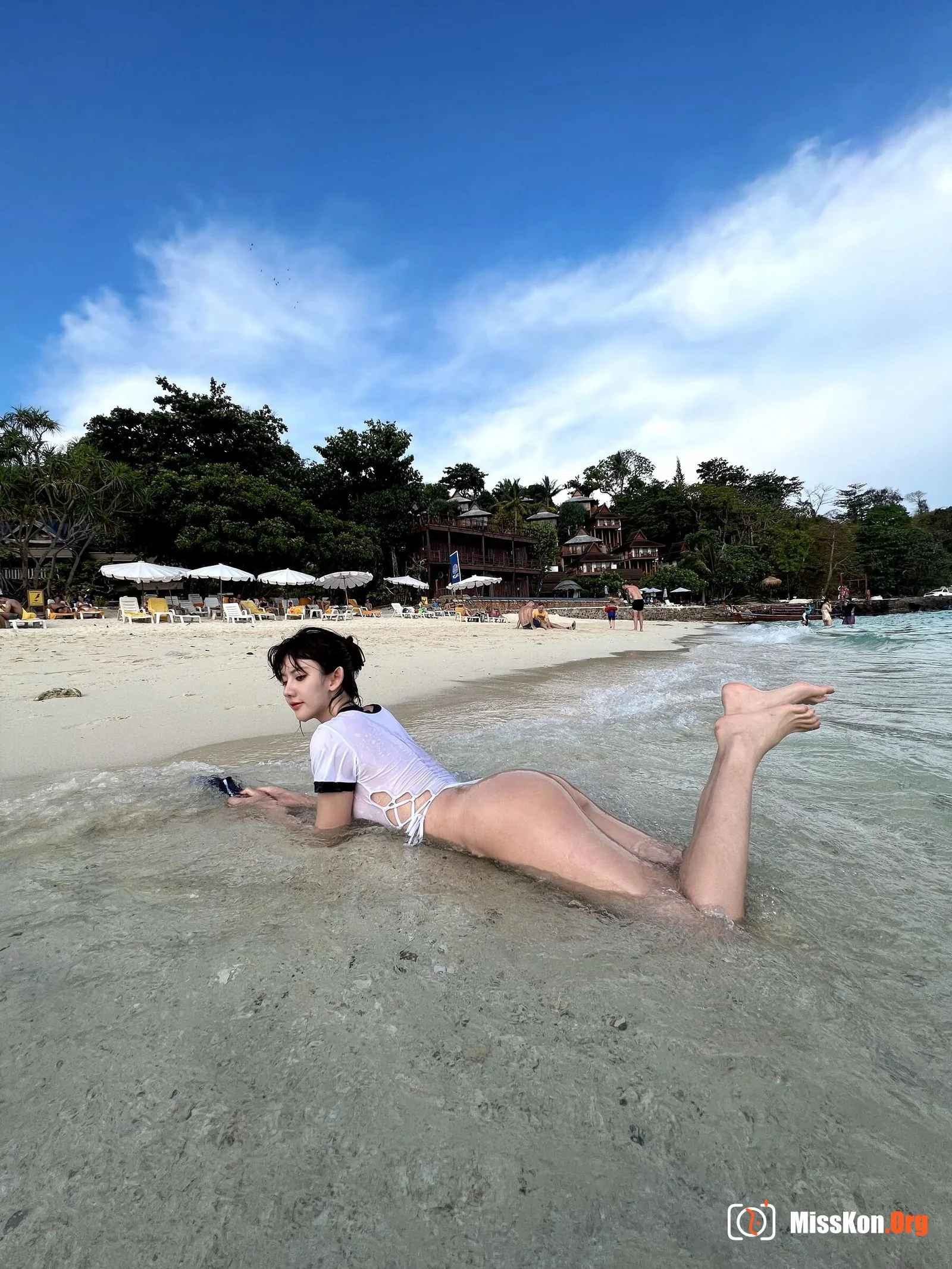 Ah Zhu: Island perspective - Photo 11