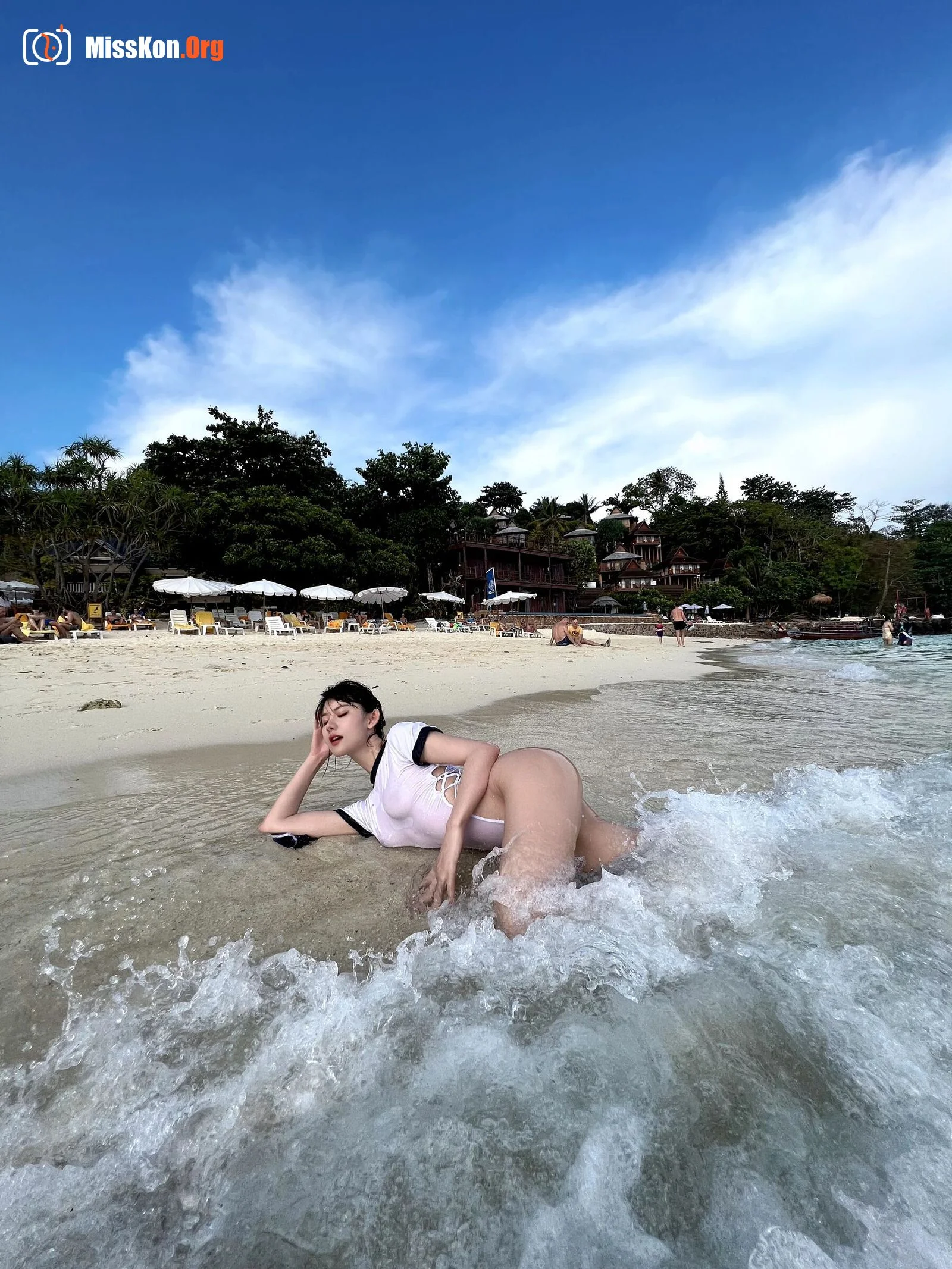 Ah Zhu: Island perspective - Photo 12