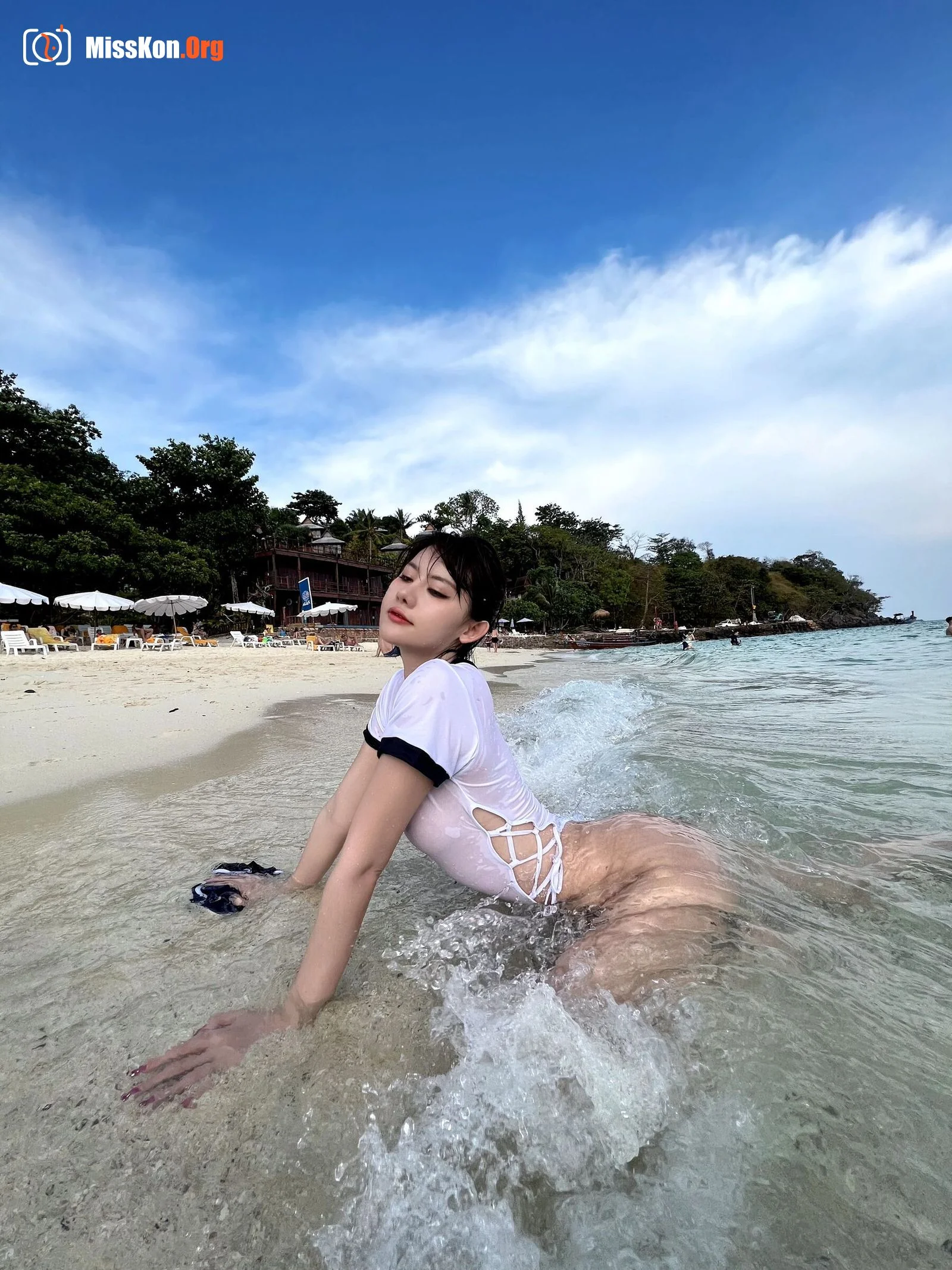Ah Zhu: Island perspective - Photo 13