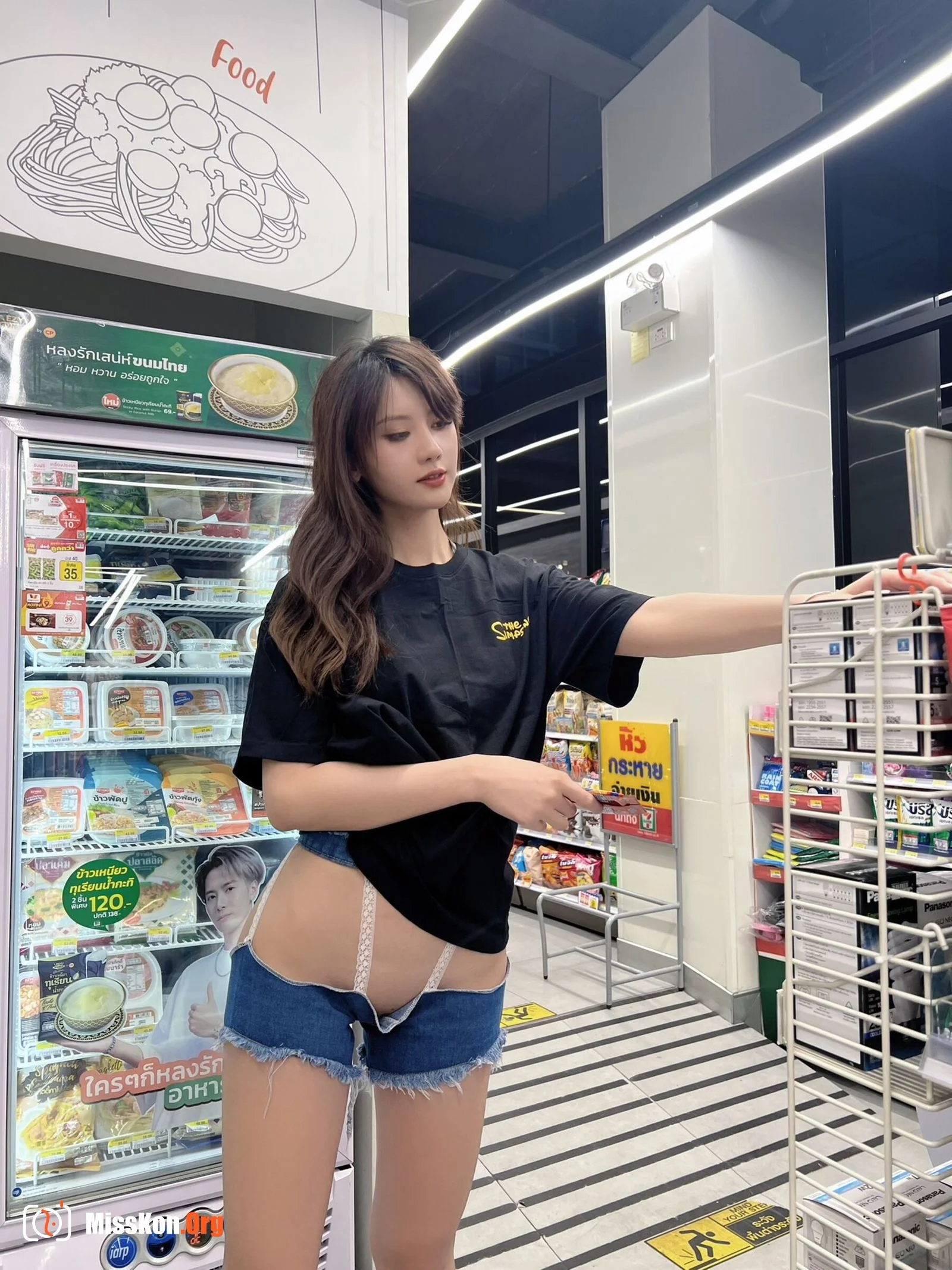 Ah Zhu: Microsphere April 2023 - Photo 15
