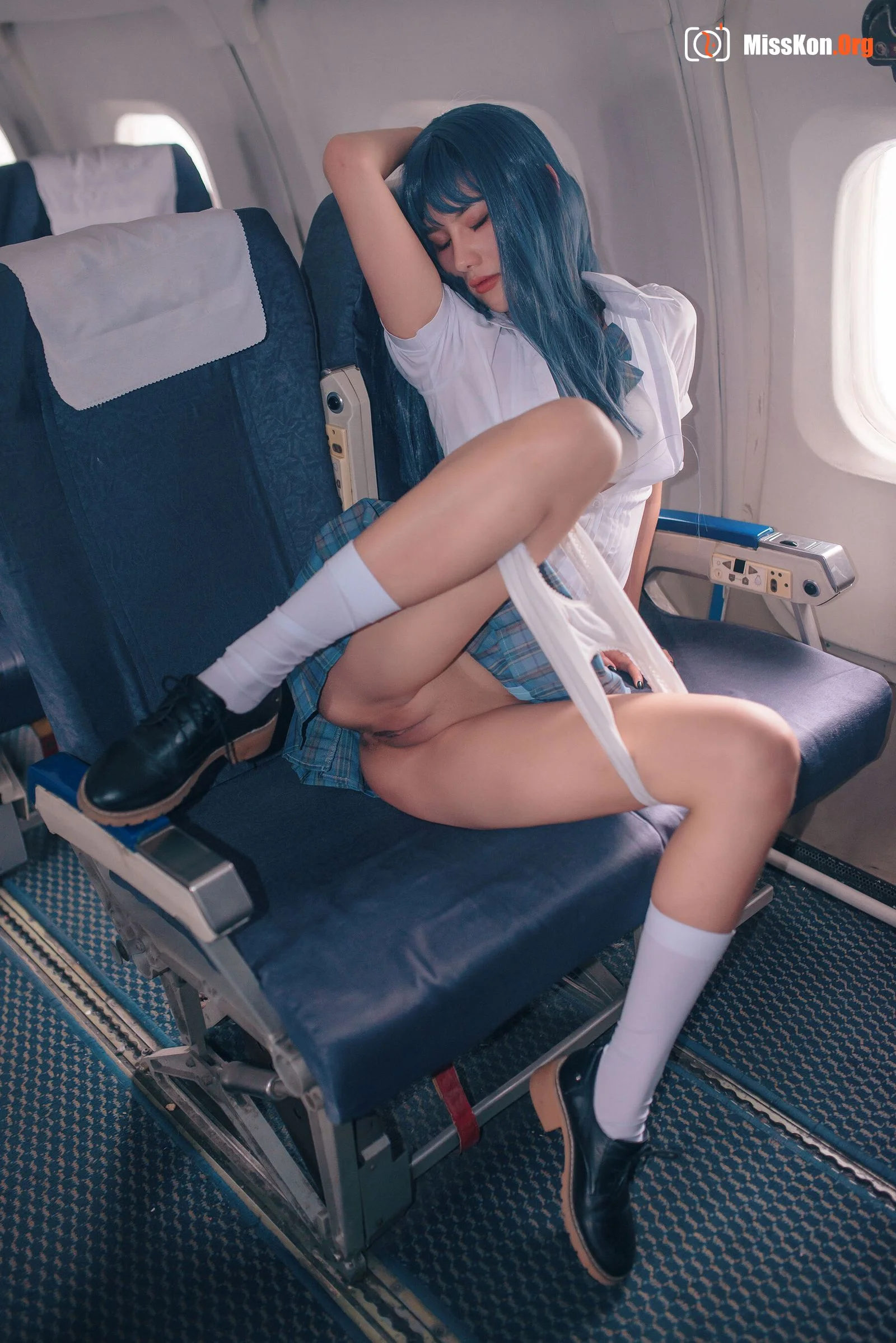 Ah Zhu: Passengers on the plane - Photo 16