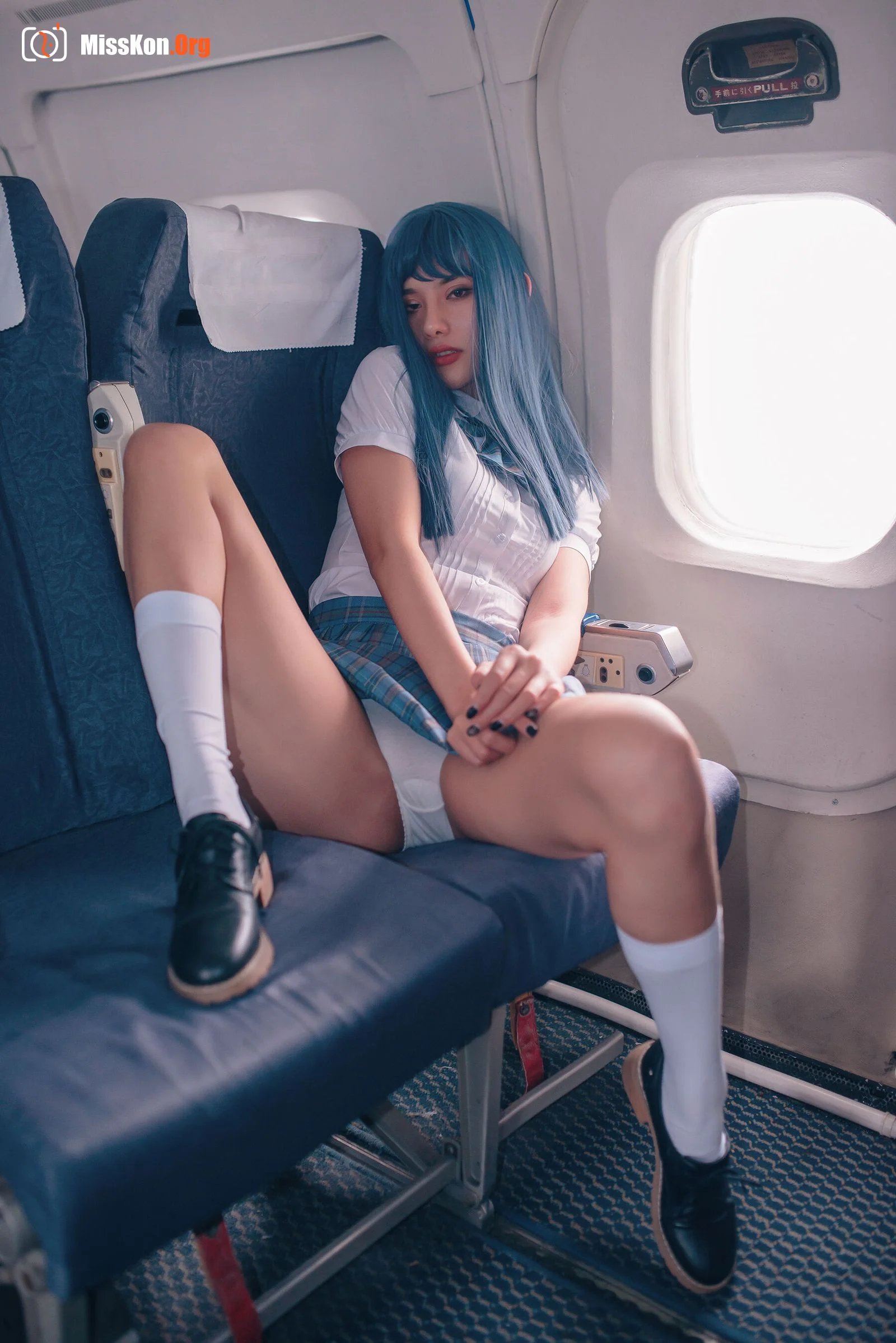 Ah Zhu: Passengers on the plane - Photo 2