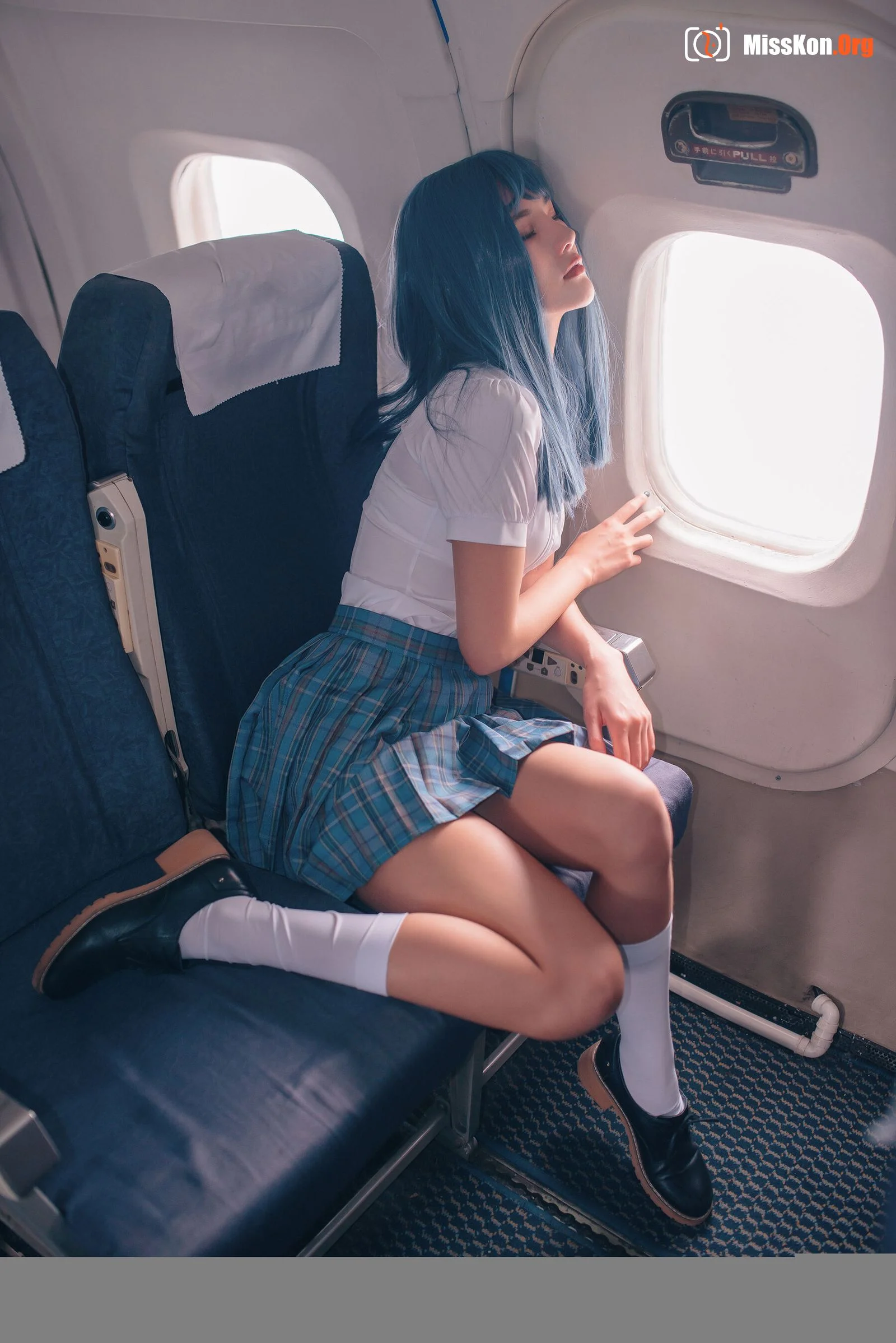 Ah Zhu: Passengers on the plane - Photo 3