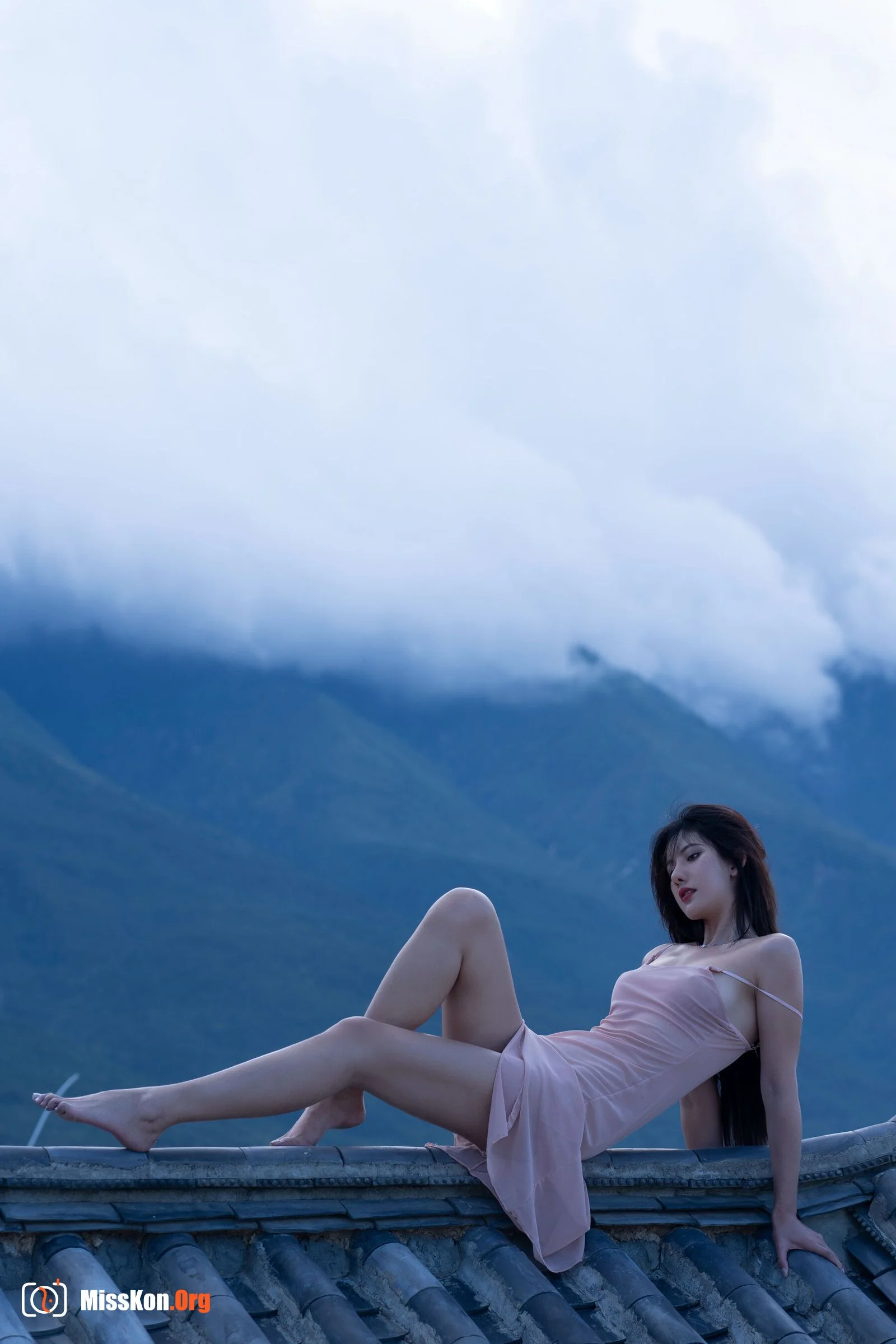 Ah Zhu: Rooftop - Photo 15