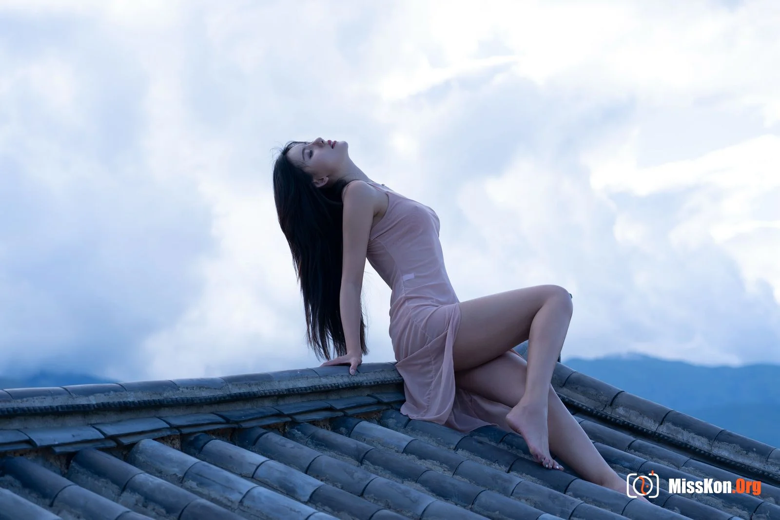 Ah Zhu: Rooftop - Photo 7