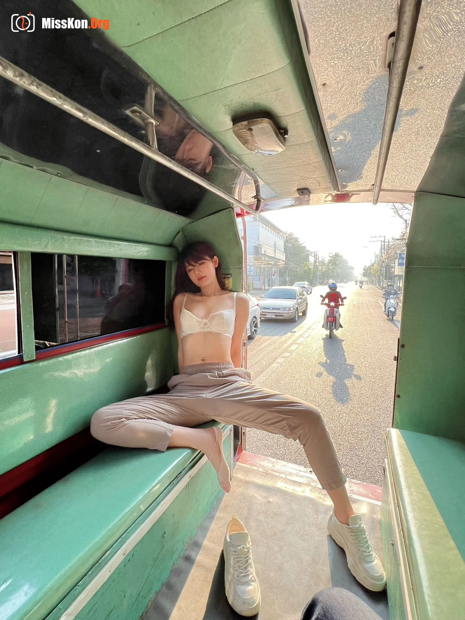 Ah Zhu: Tutu car - Photo 9
