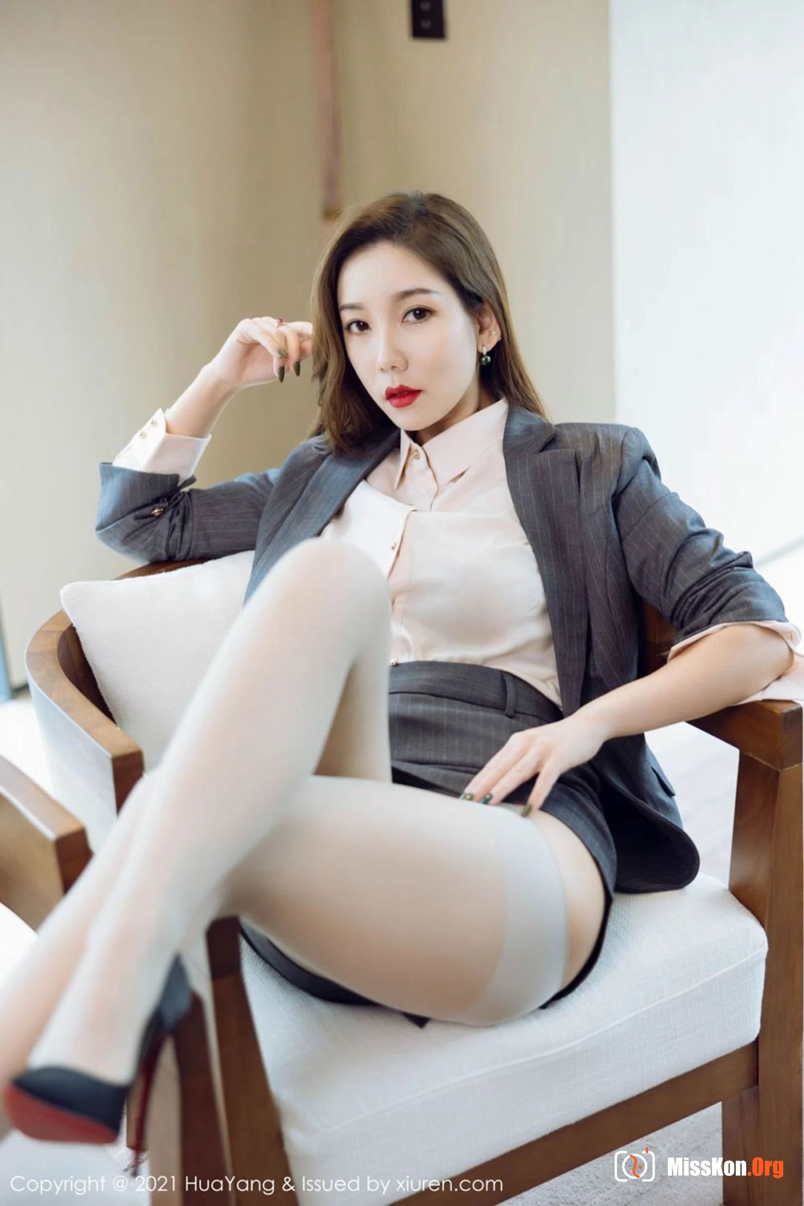 Ai Jingxiang - Photo 12