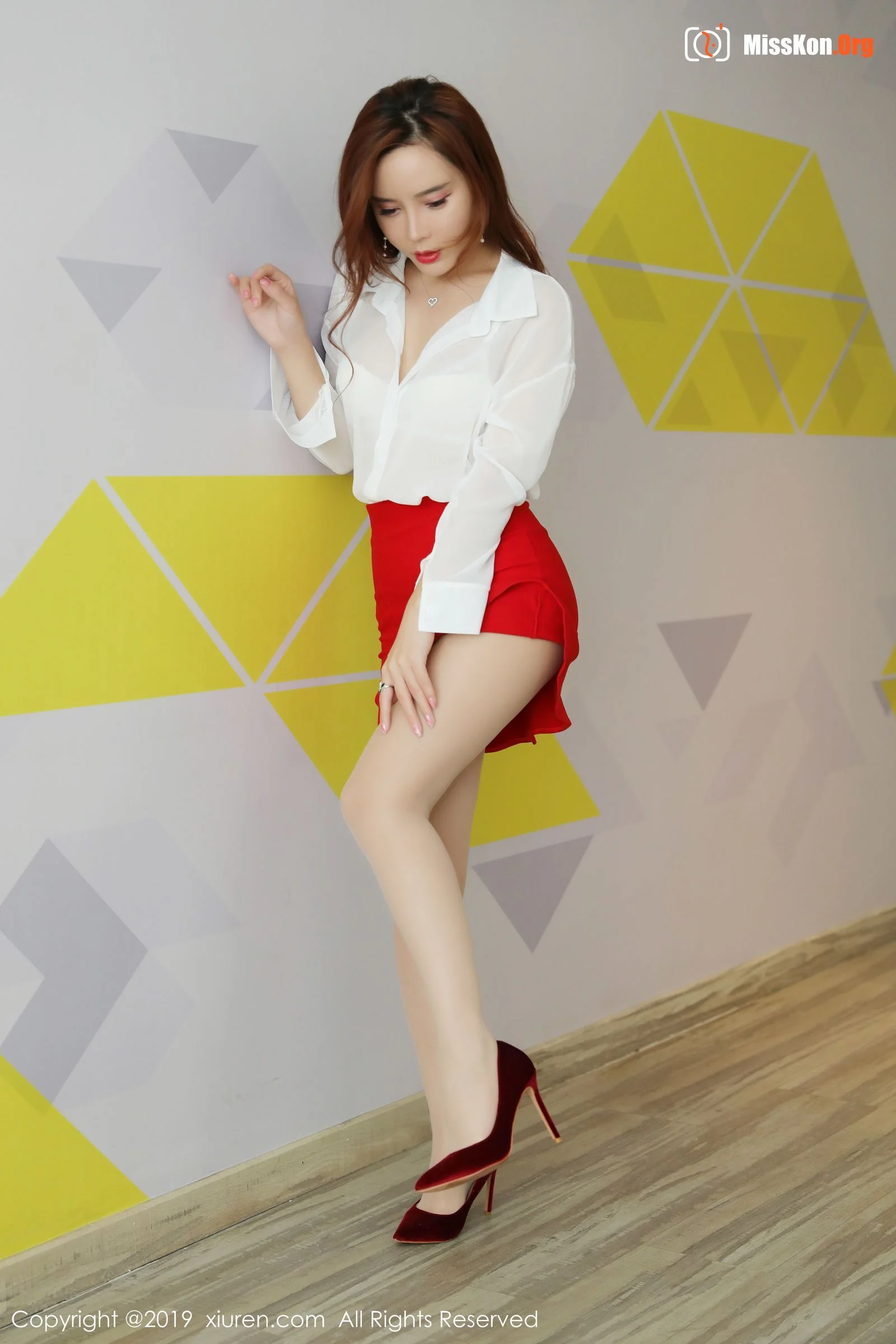 Ai Xiaoqing - Photo 4