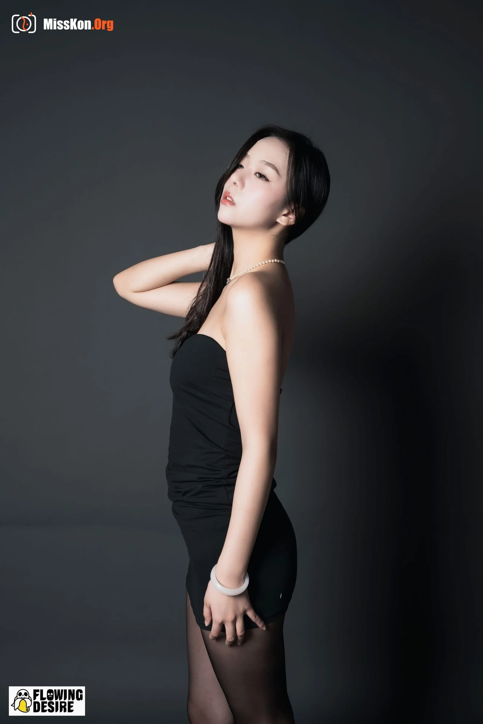 Air China stewardess Xia He - Photo 10