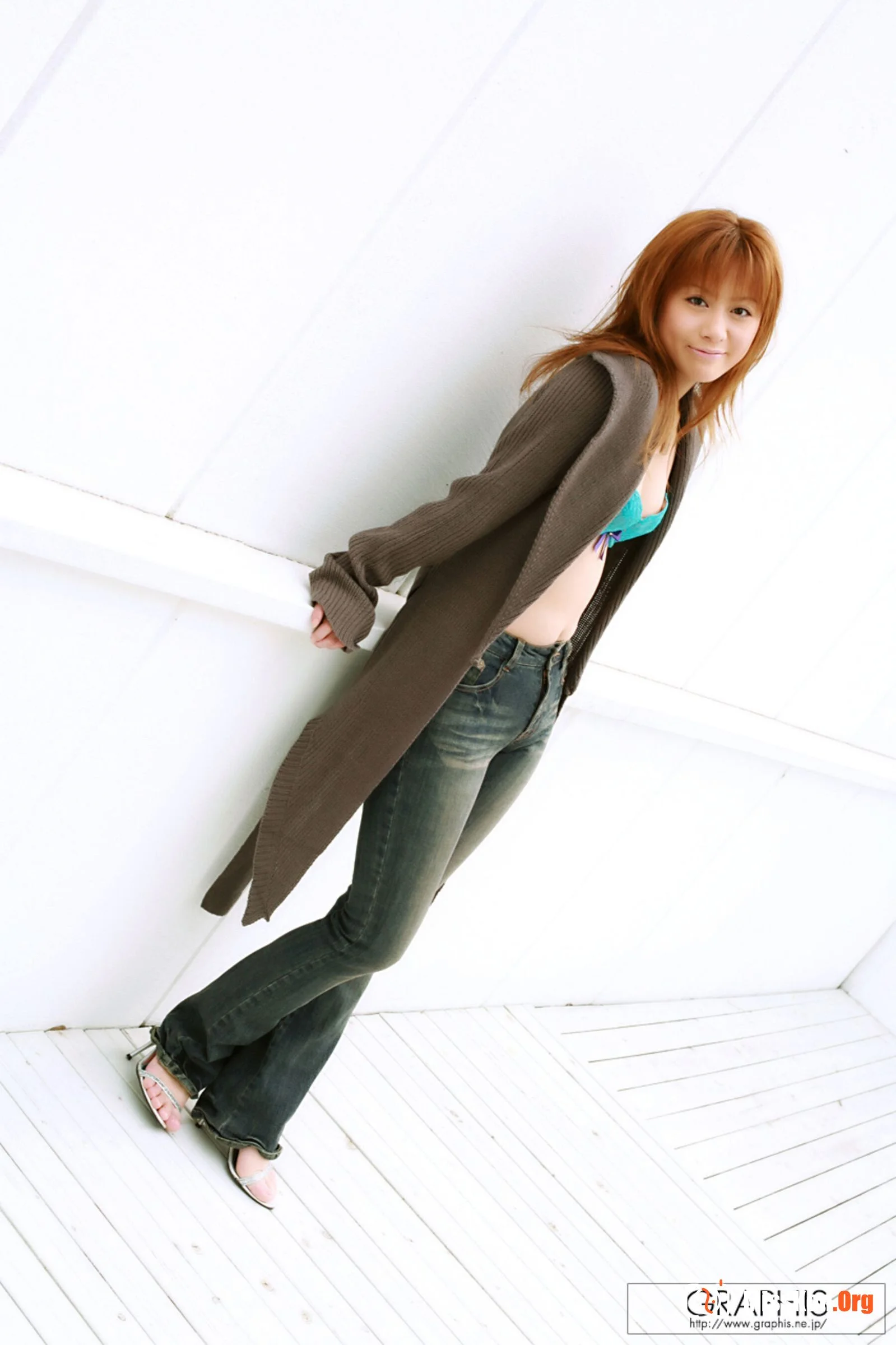 Aizawa Hina: Calmly Snow (2006-12-05) - Photo 16