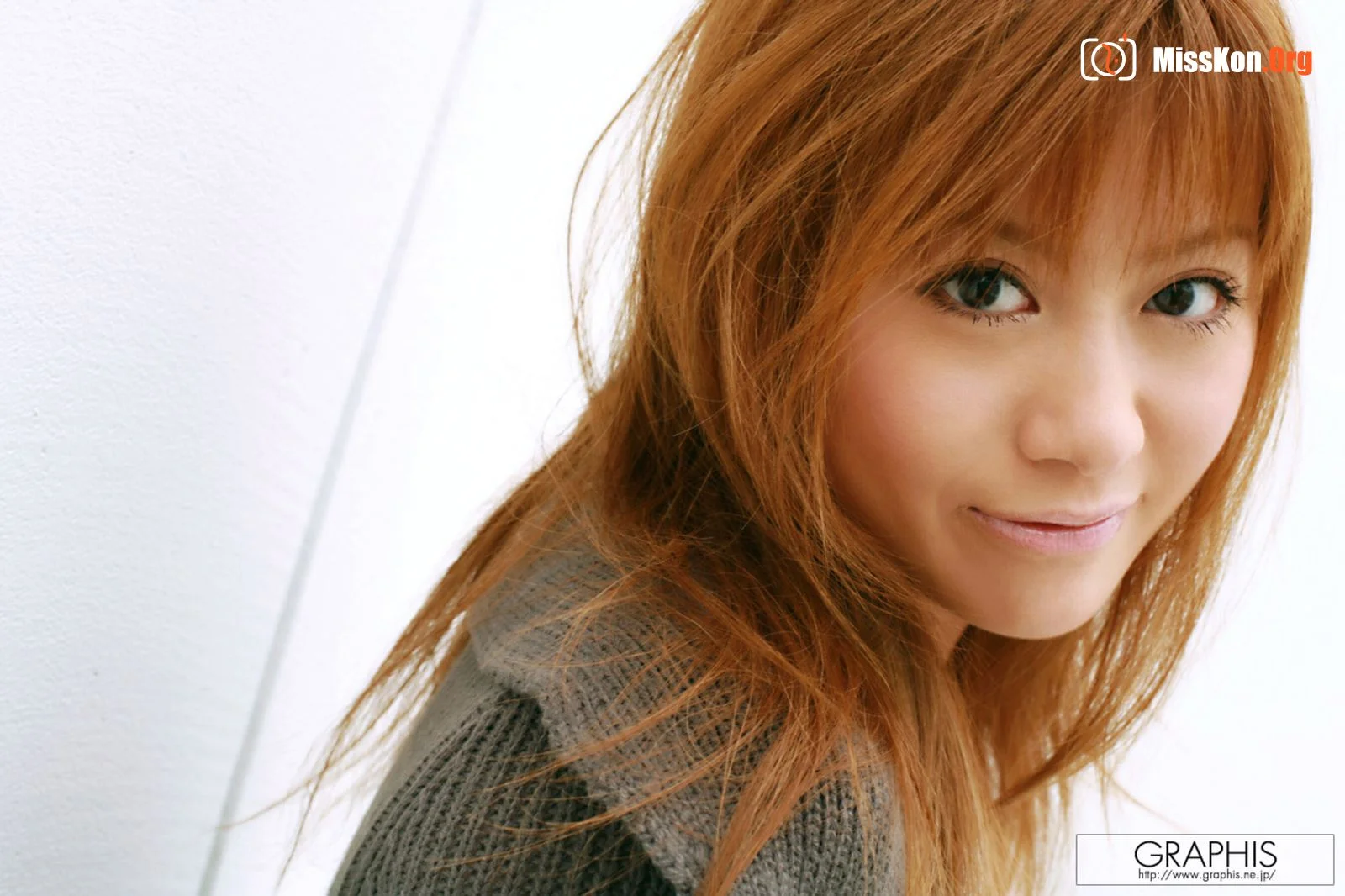Aizawa Hina: Calmly Snow (2006-12-05) - Photo 17