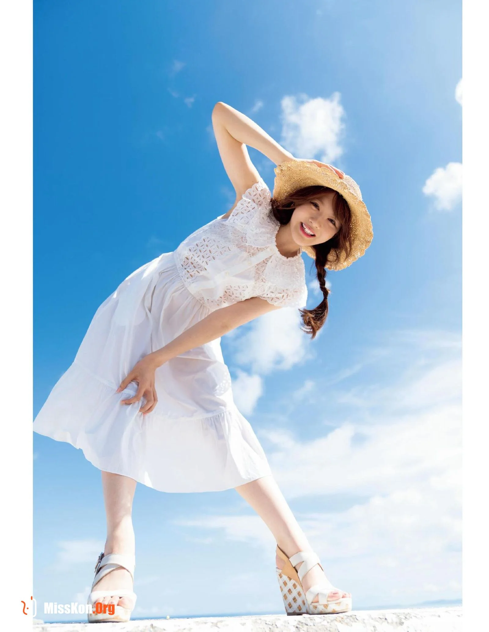 Aizawa Minami: 1st Photo Album aiminami - Photo 17