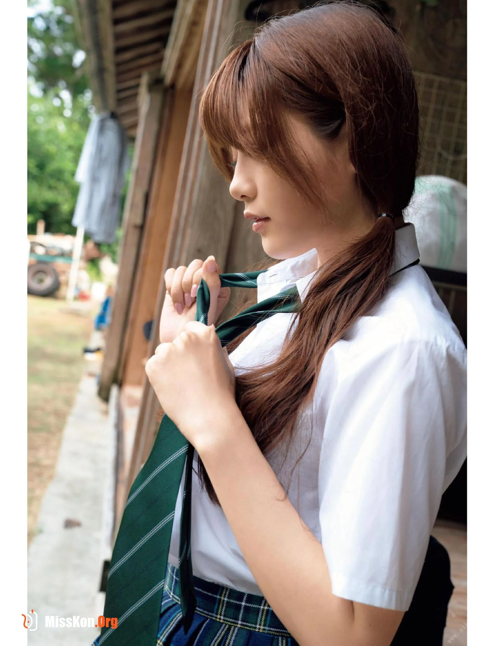 Aizawa Minami: 1st Photo Album aiminami - Photo 5