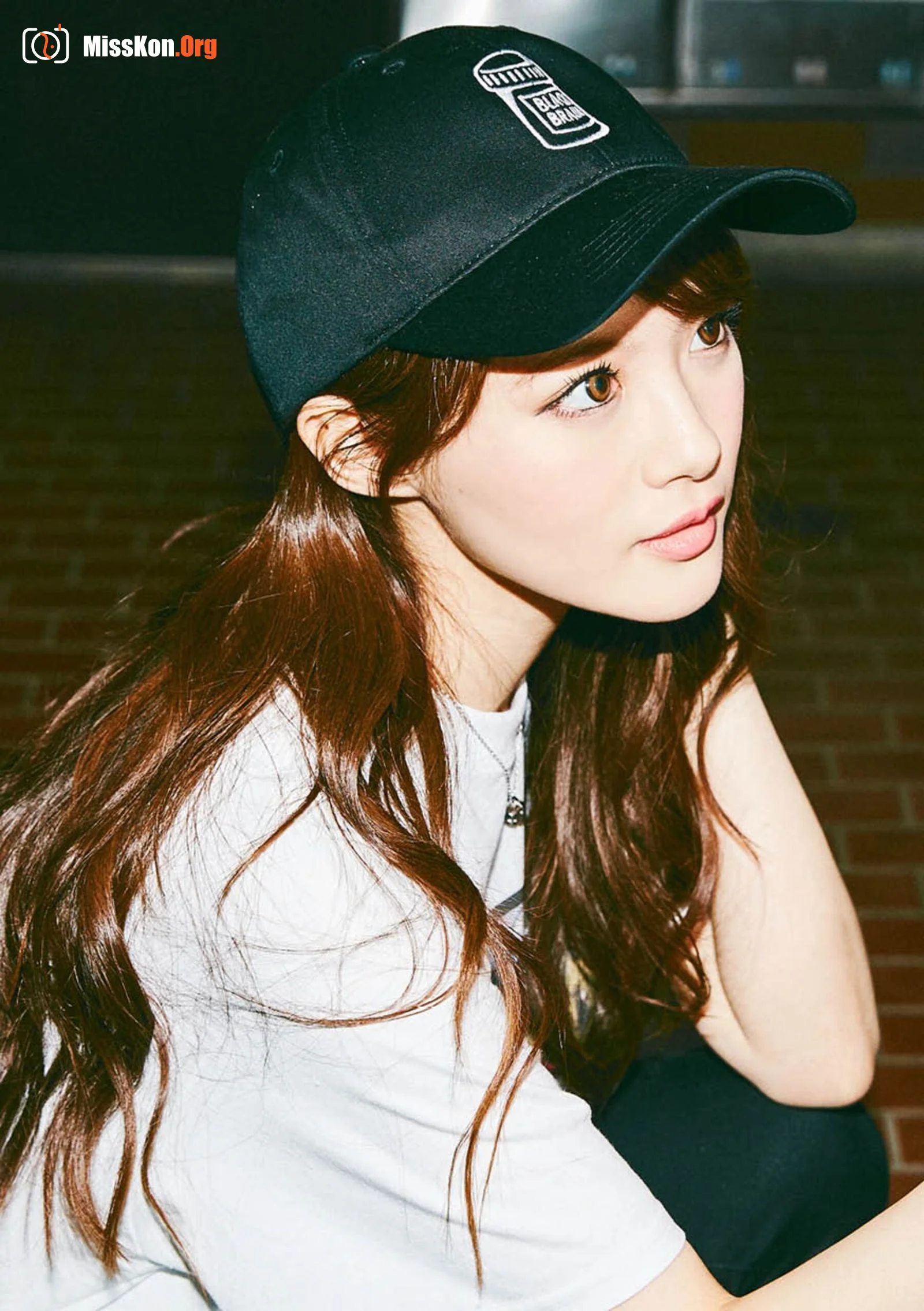Aizawa Minami: Girl meets street (#NEWLOOK) - Photo 5