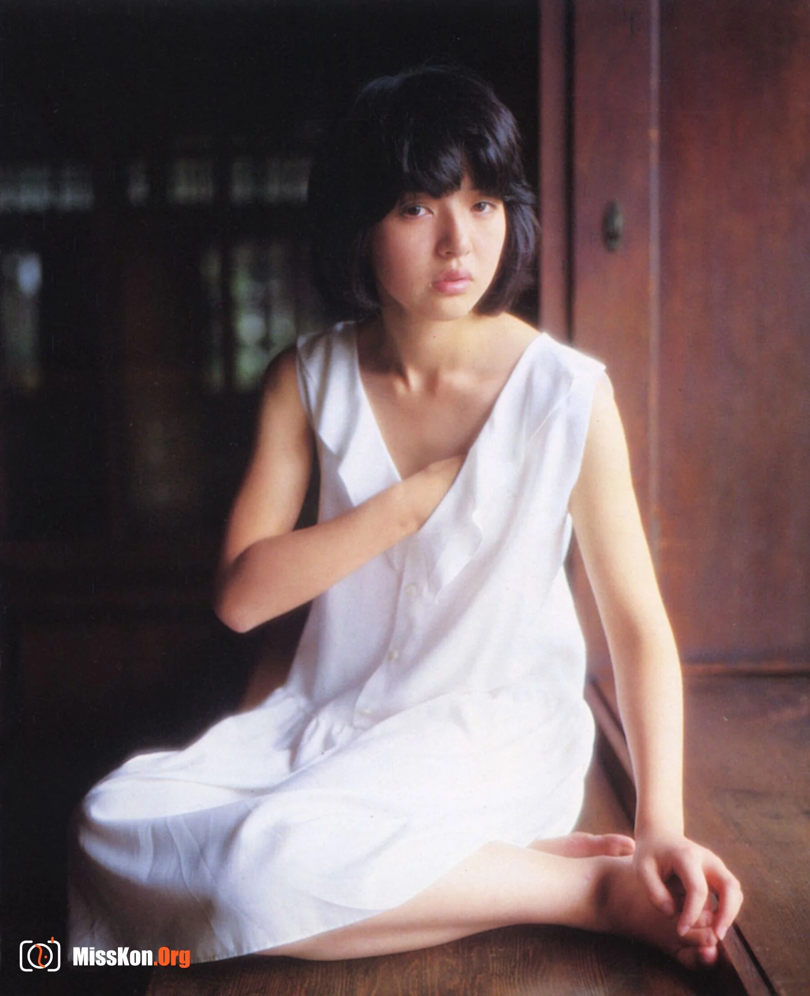 Akari Hamada: Laughing (Vol. 1982.5) - Photo 2