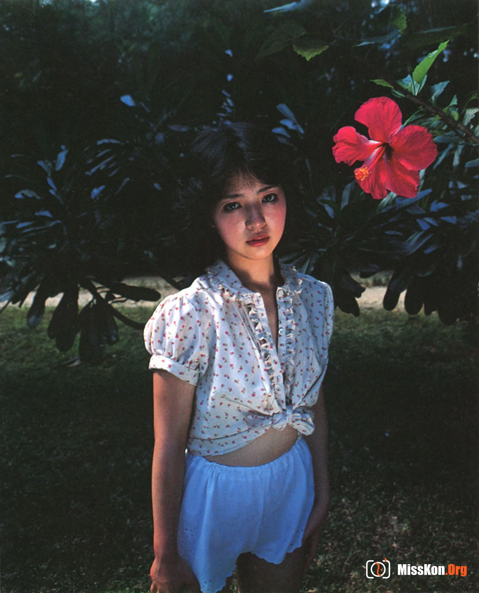 Akari Hamada: Laughing (Vol. 1982.5) - Photo 4