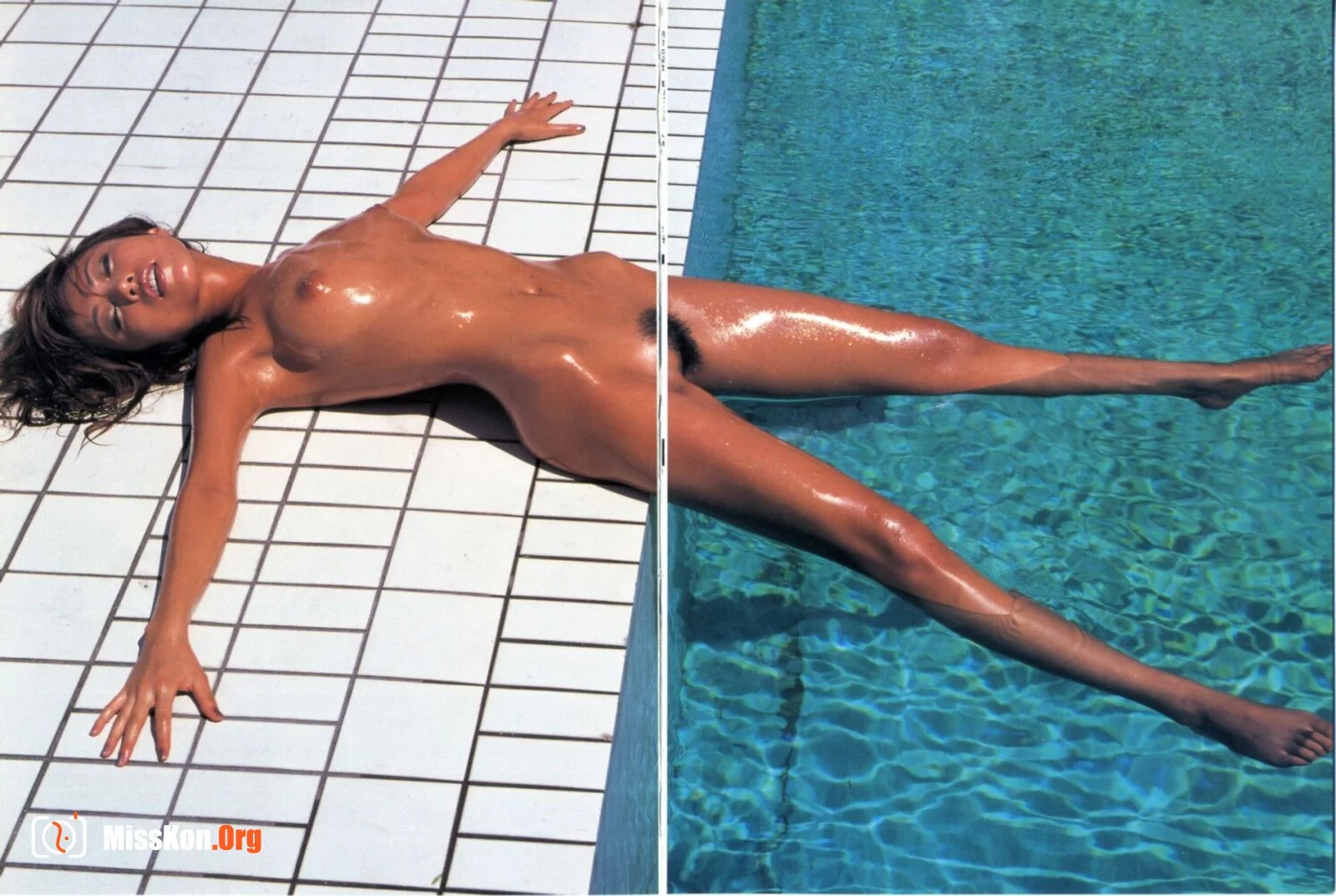 Ami Ayukawa: Accidents TOKYO (Vol. 2000.12) - Photo 3