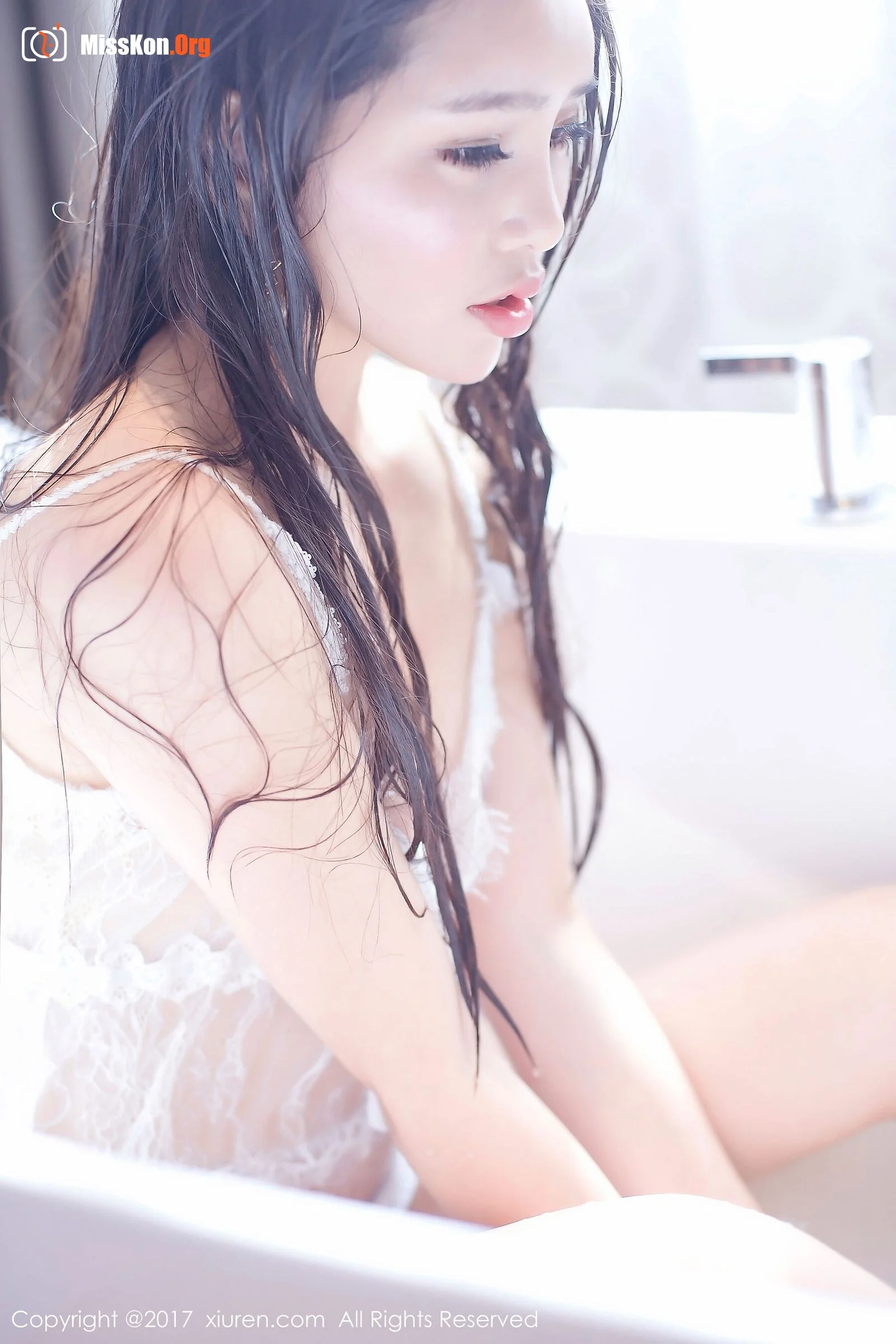 Amy - Photo 42