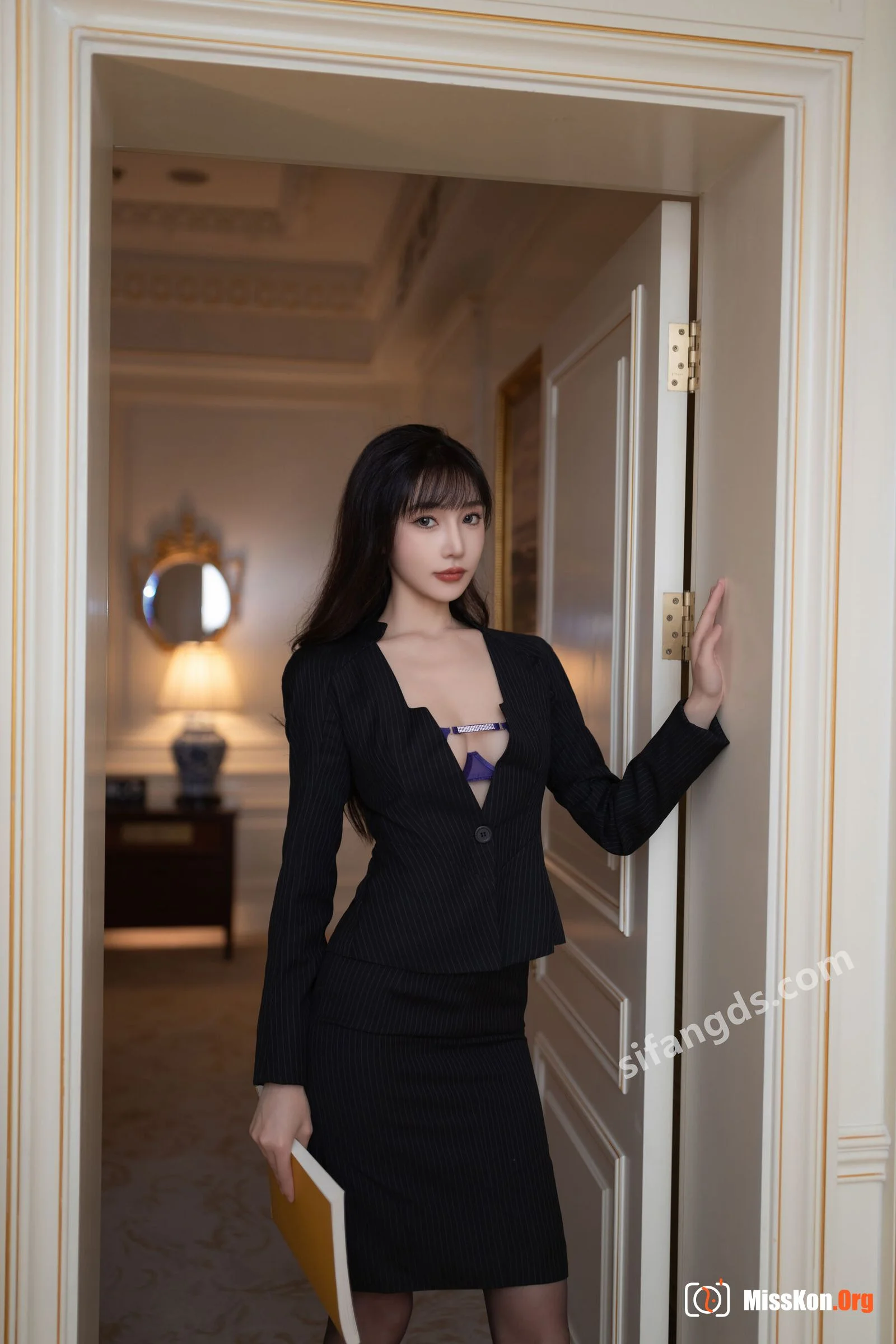 An Ran & Lu Xuanxuan: Private purchase outflow - Photo 2