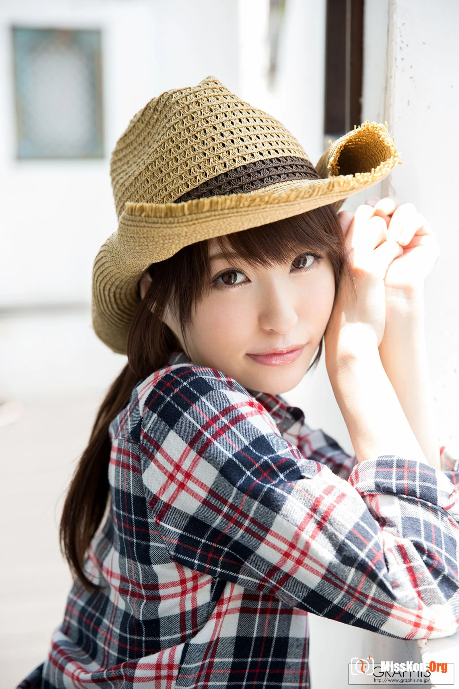 Angel Moe - Photo 3