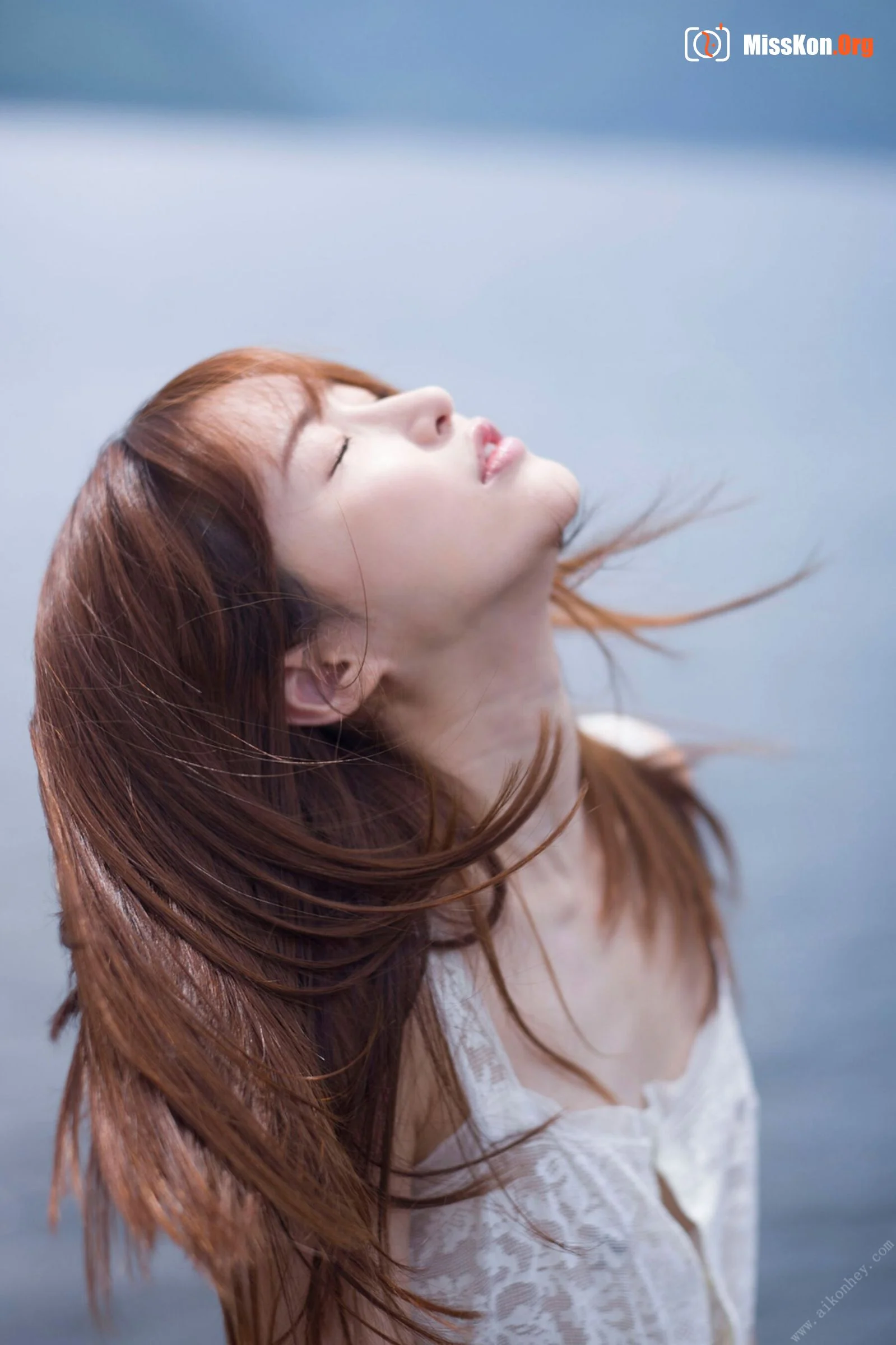 Angel Moe: Barefoot Angel - Photo 4