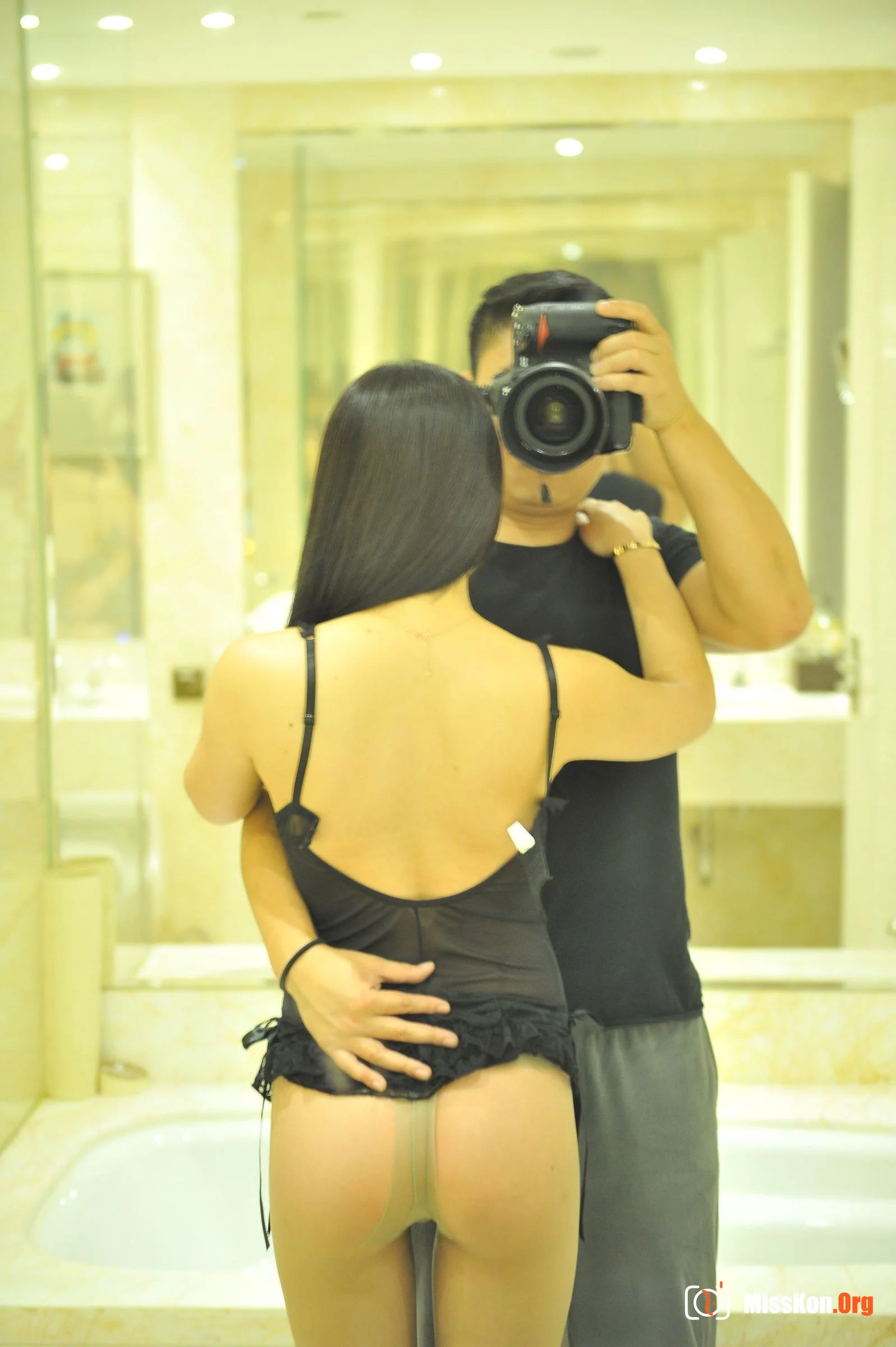 Anonymous - Photo 112