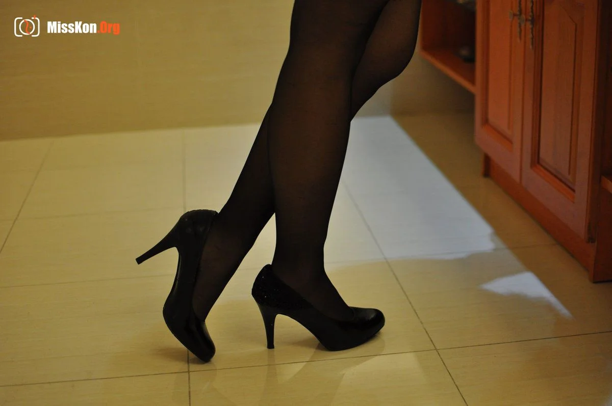 Anonymous - Photo 13