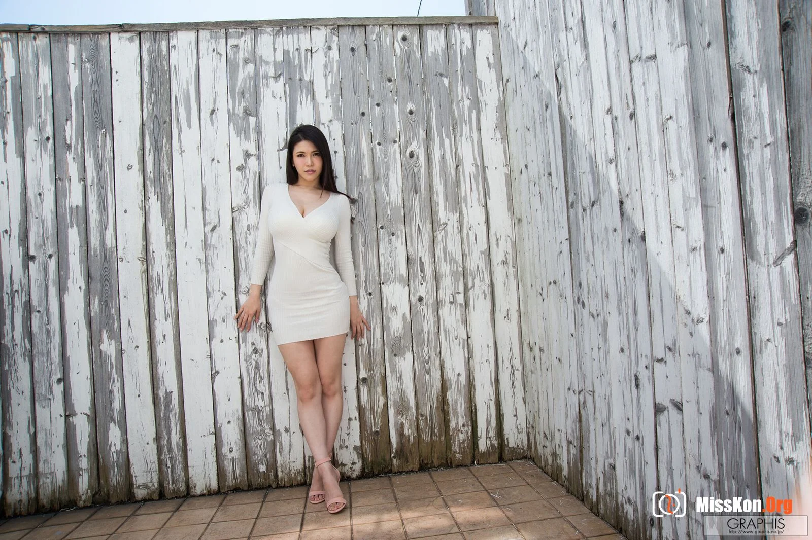 Anri Okita: Console (2016-03-04) - Photo 2