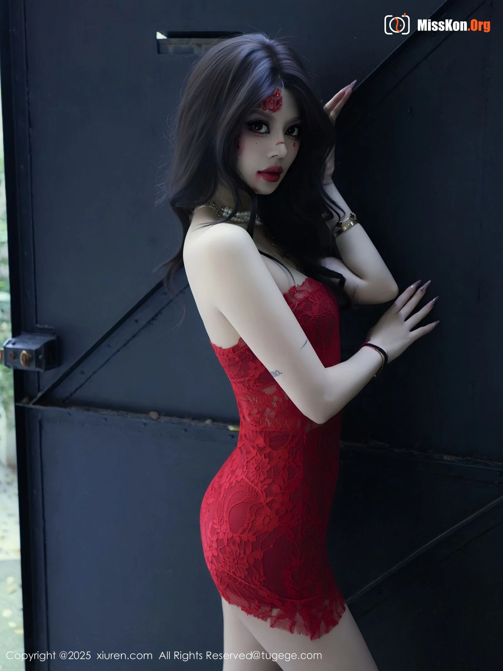April - Photo 10