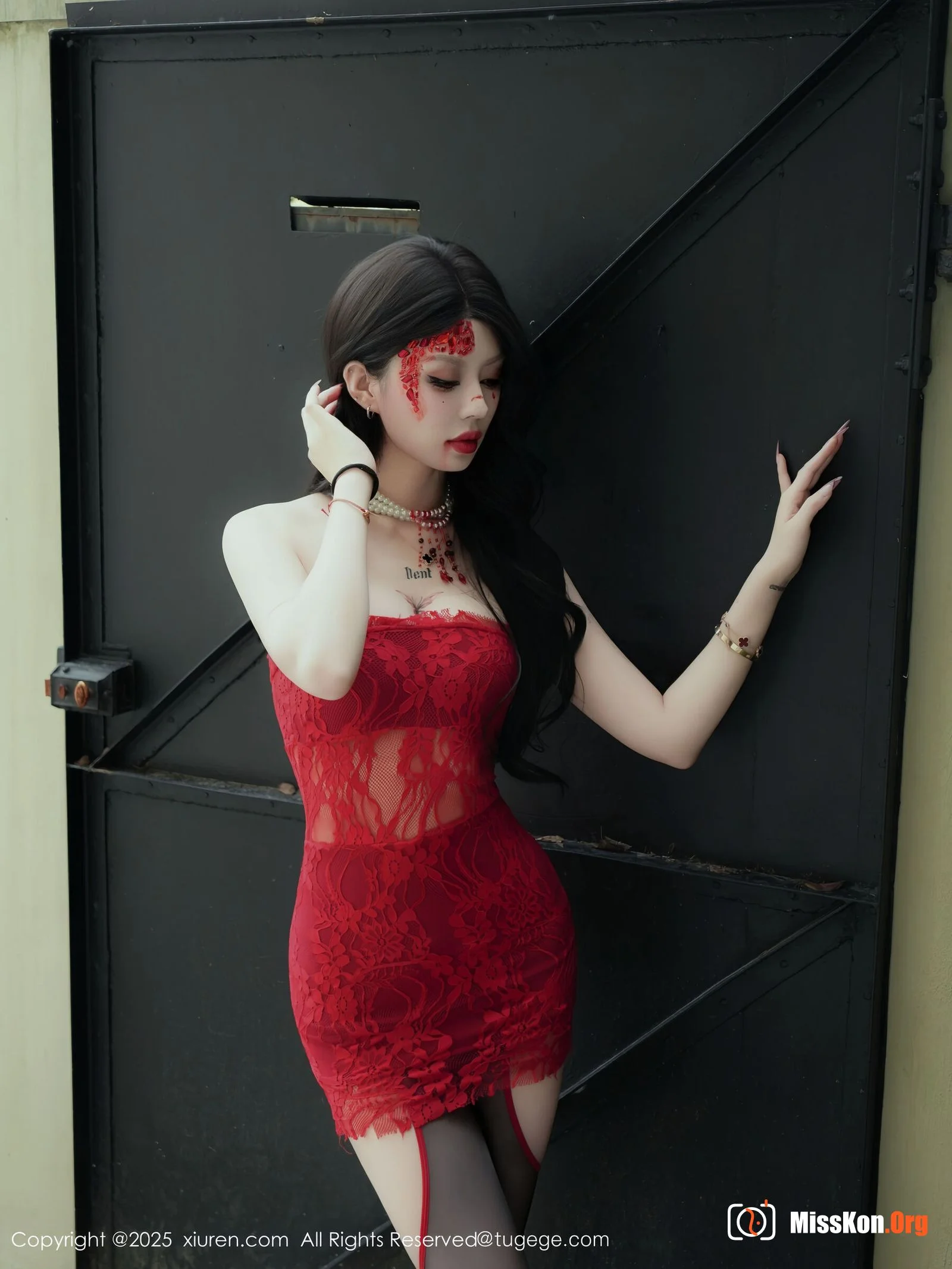 April - Photo 17