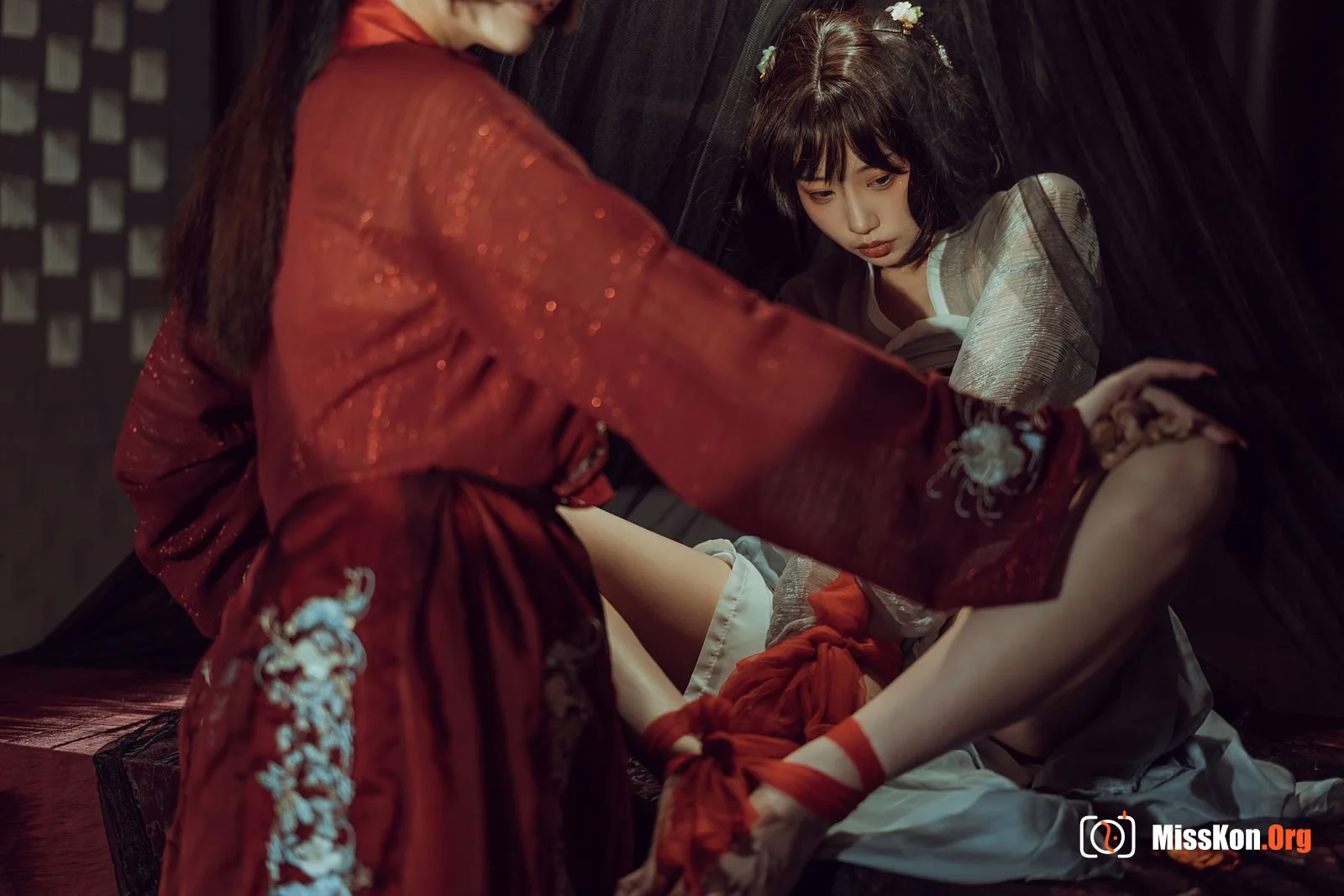 Autumn and Corgi: Dim Red Tent - Photo 15