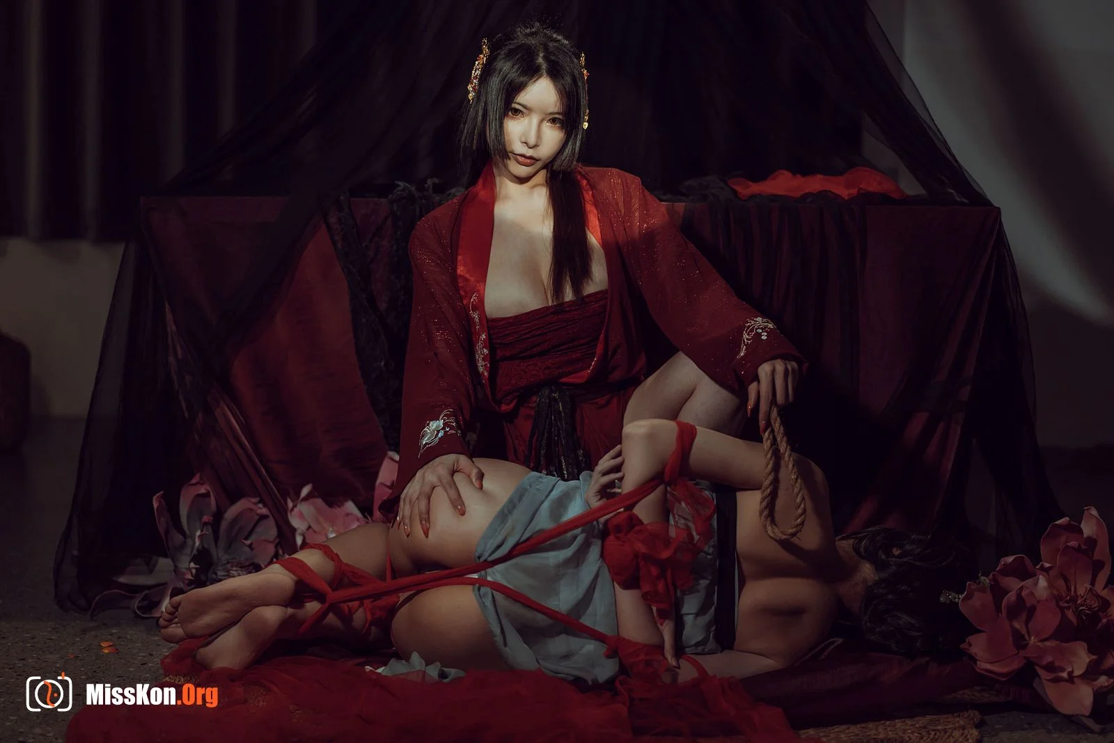 Autumn and Corgi: Dim Red Tent - Photo 17