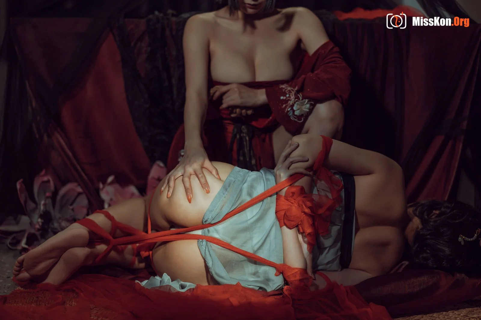 Autumn and Corgi: Dim Red Tent - Photo 19