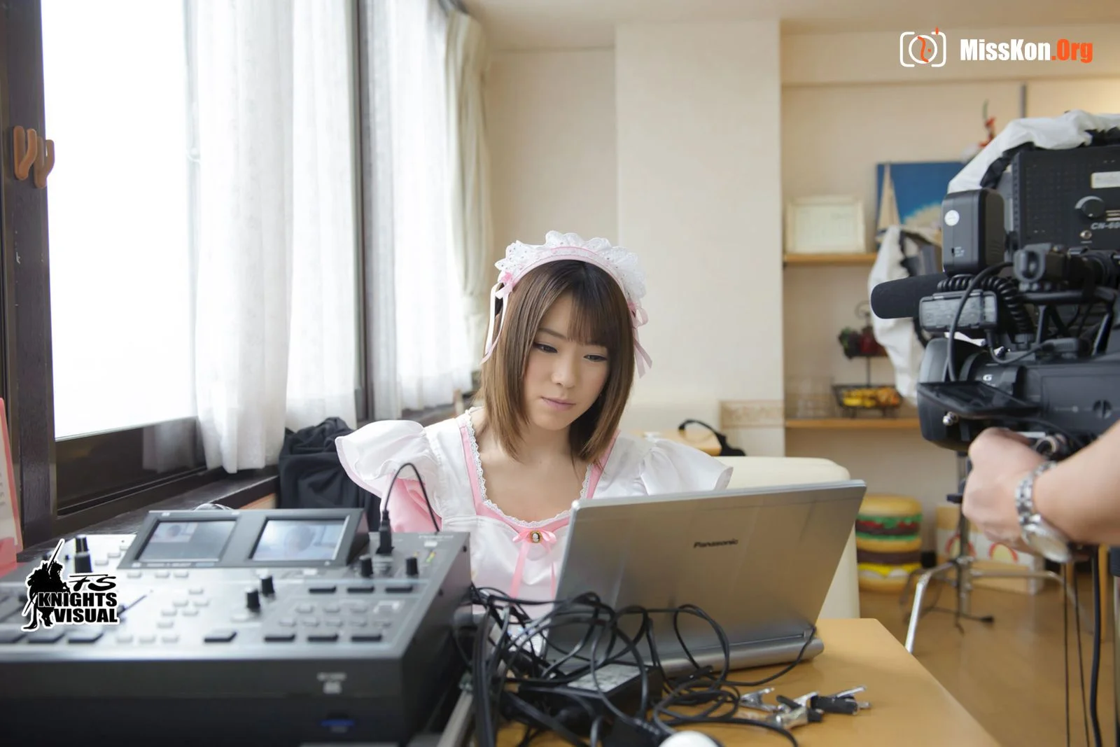 AV shooting record: Reina Omori - Photo 2
