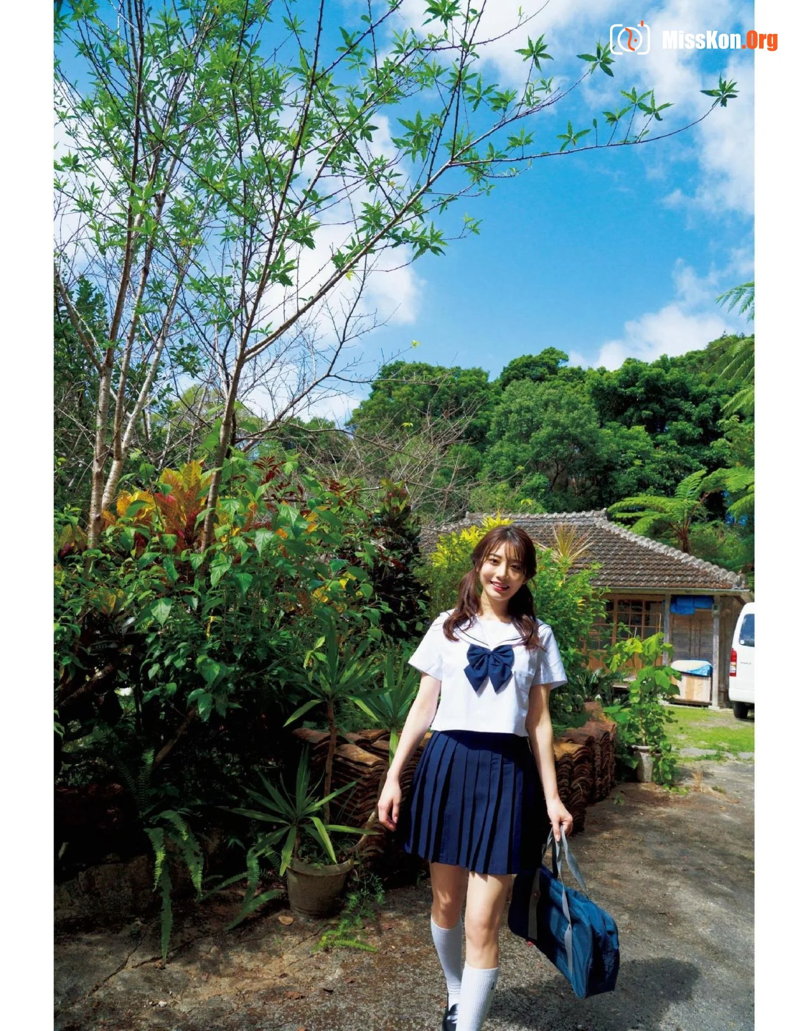Ayaka Kawakita: 1st.Photobook - Photo 5