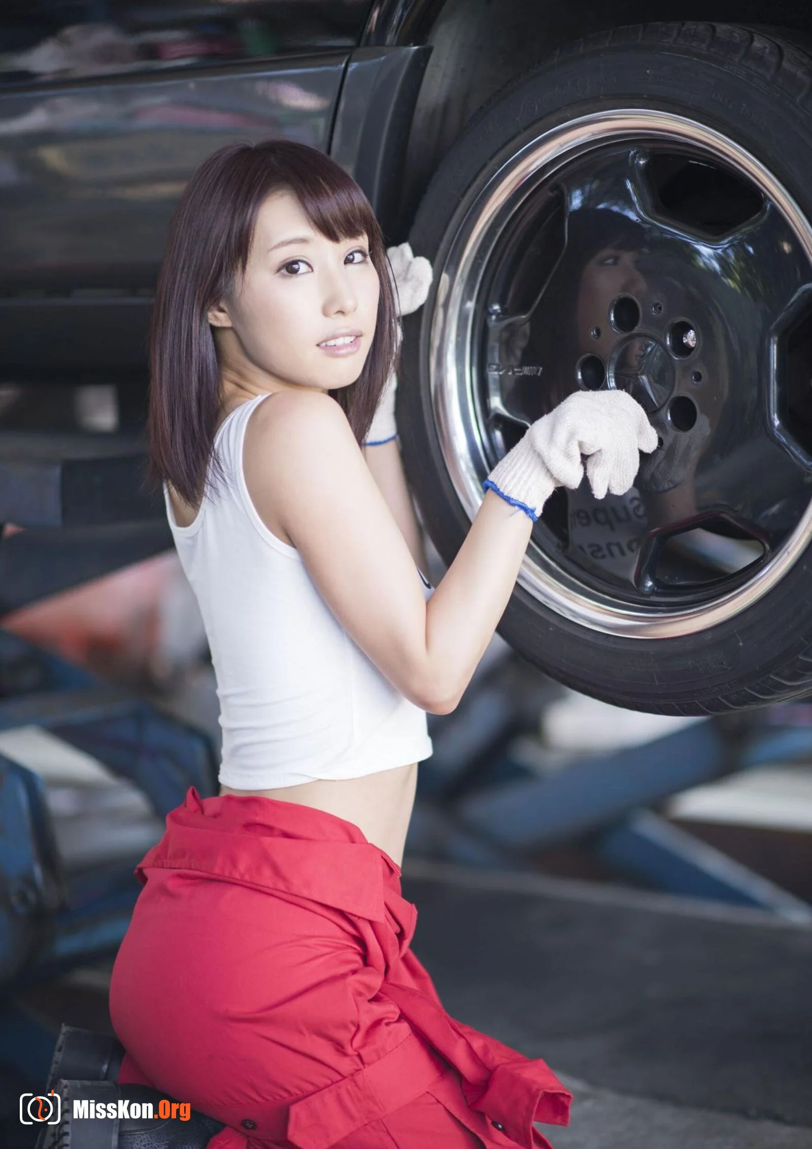 Ayami Junka: Color. Red - Photo 17