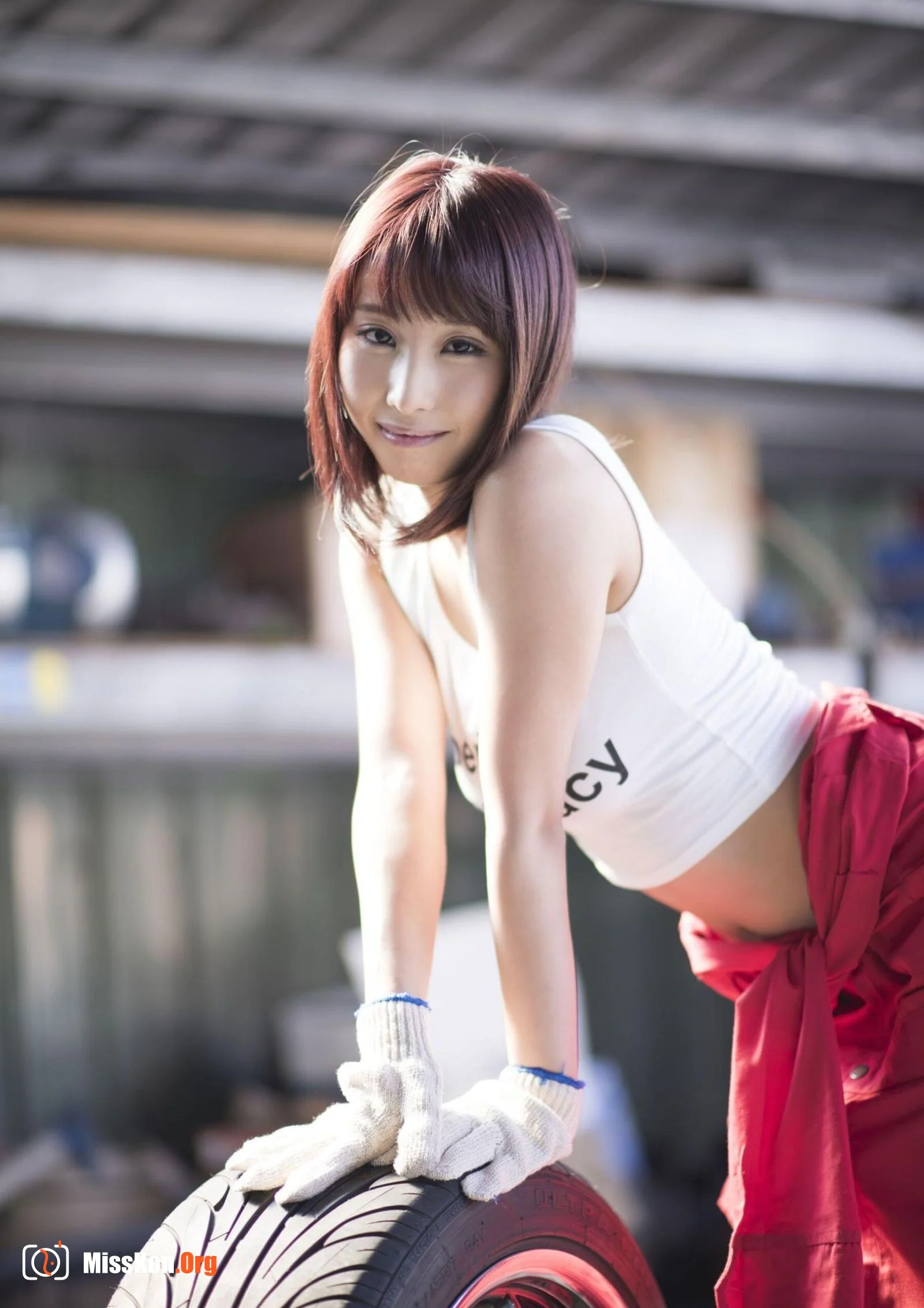 Ayami Junka: Color. Red - Photo 18