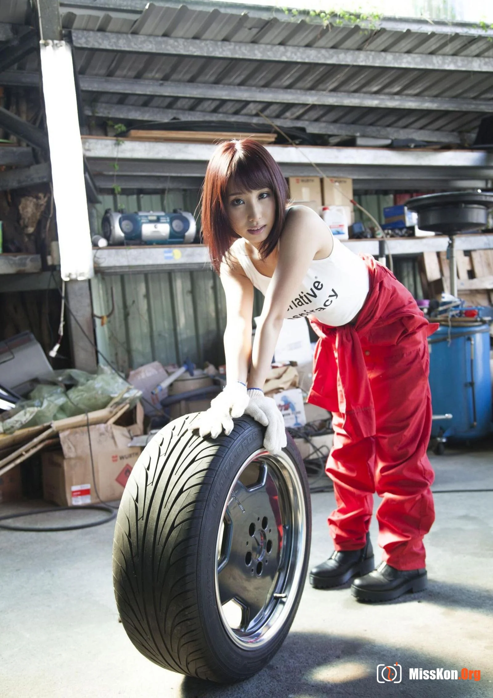 Ayami Junka: Color. Red - Photo 19