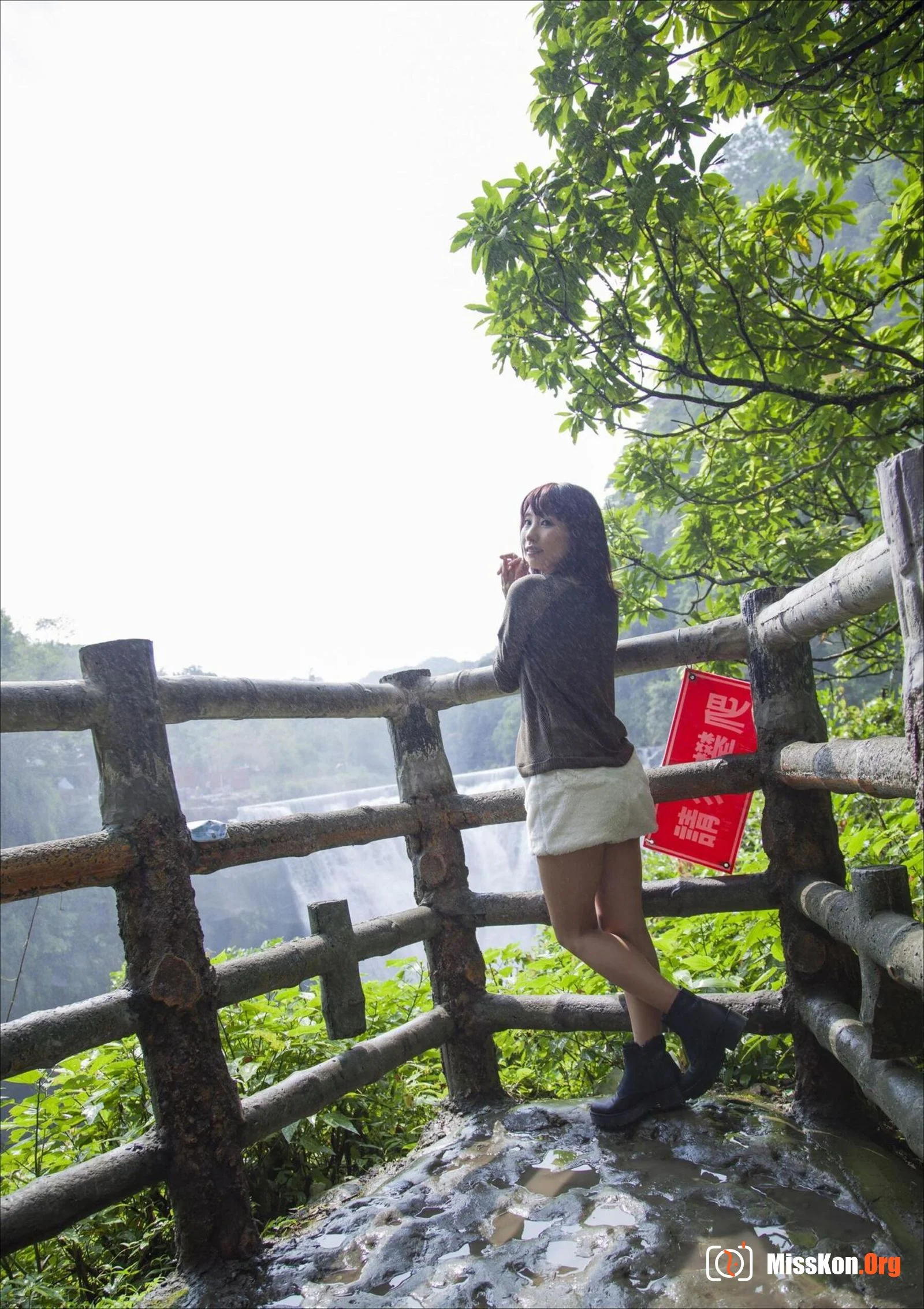 Ayami Junka: Color. Red - Photo 3