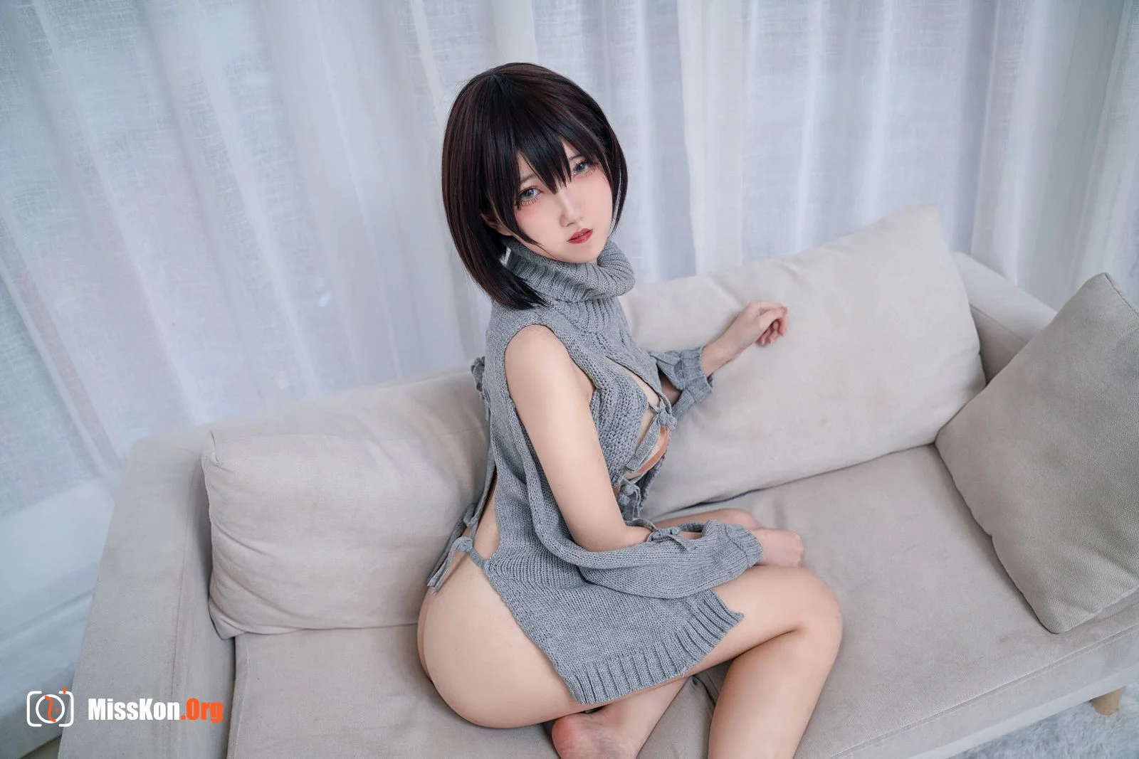 Backless sweater - Photo 9