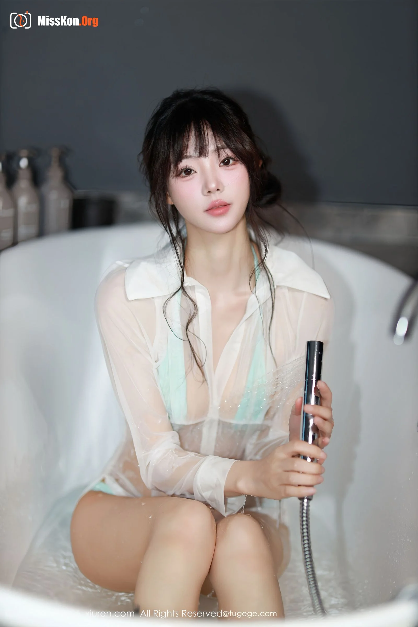 Bella - Photo 49