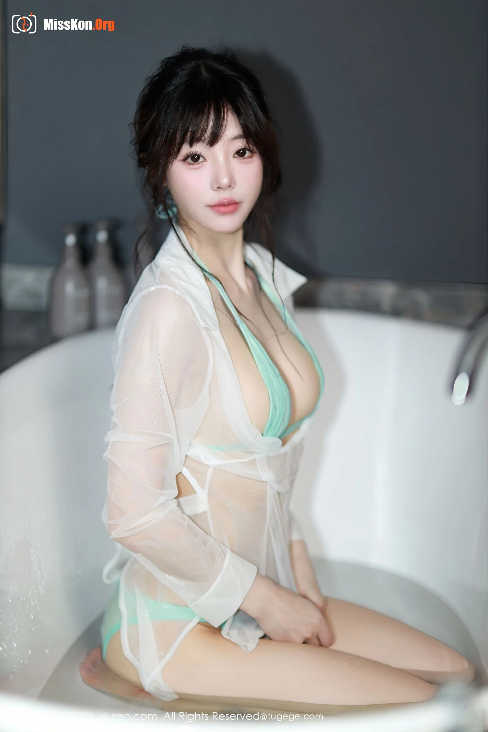 Bella - Photo 63